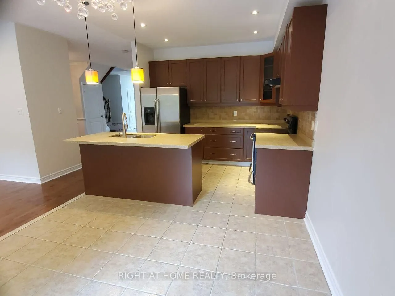 46 Woodbury Crescent