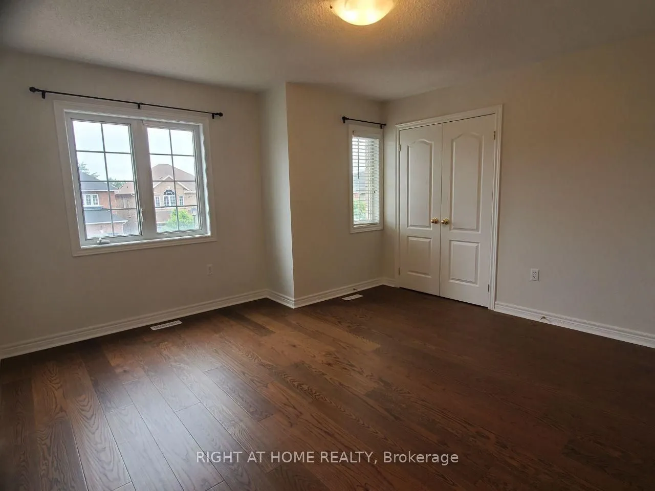 46 Woodbury Crescent