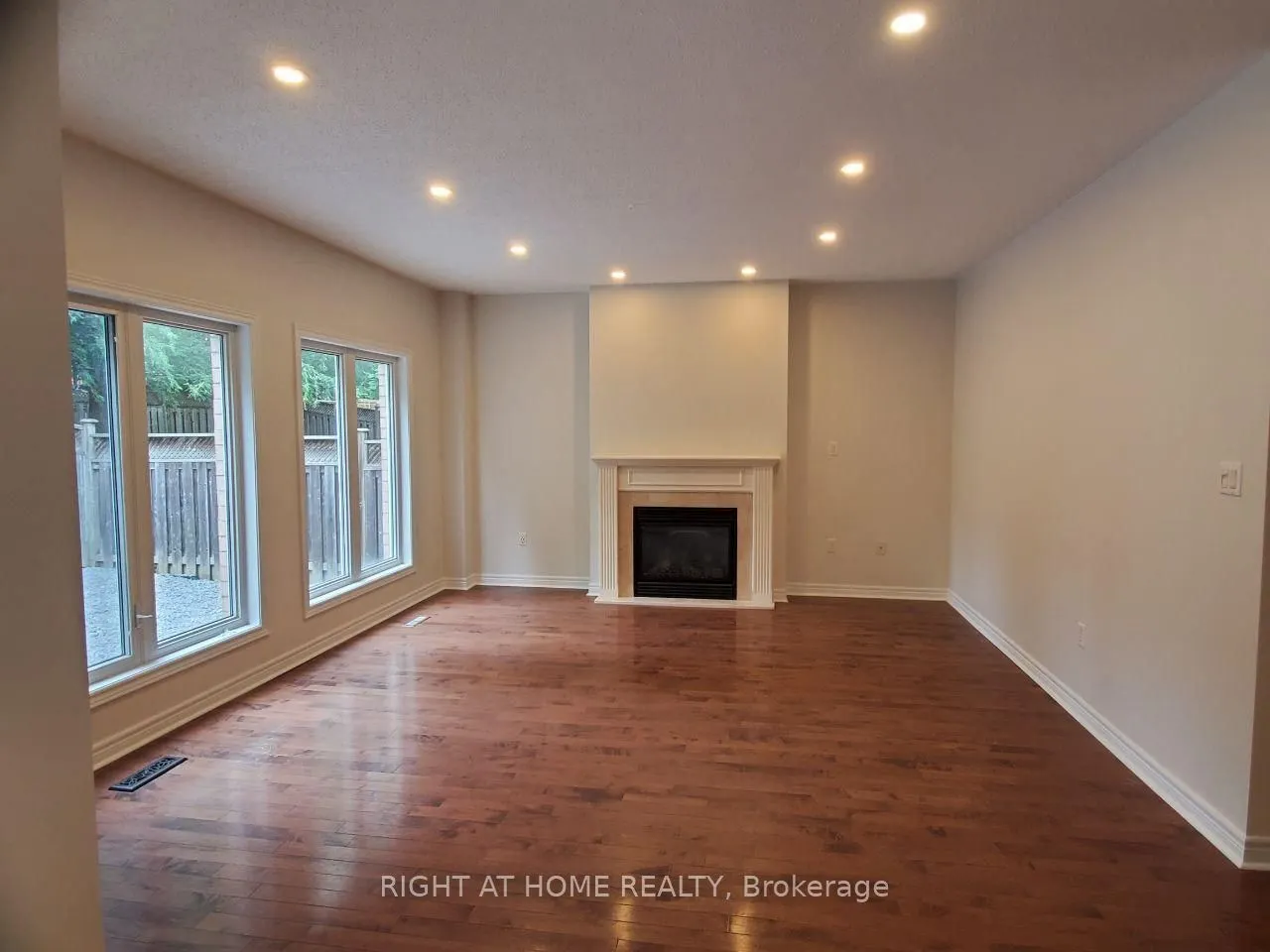 46 Woodbury Crescent