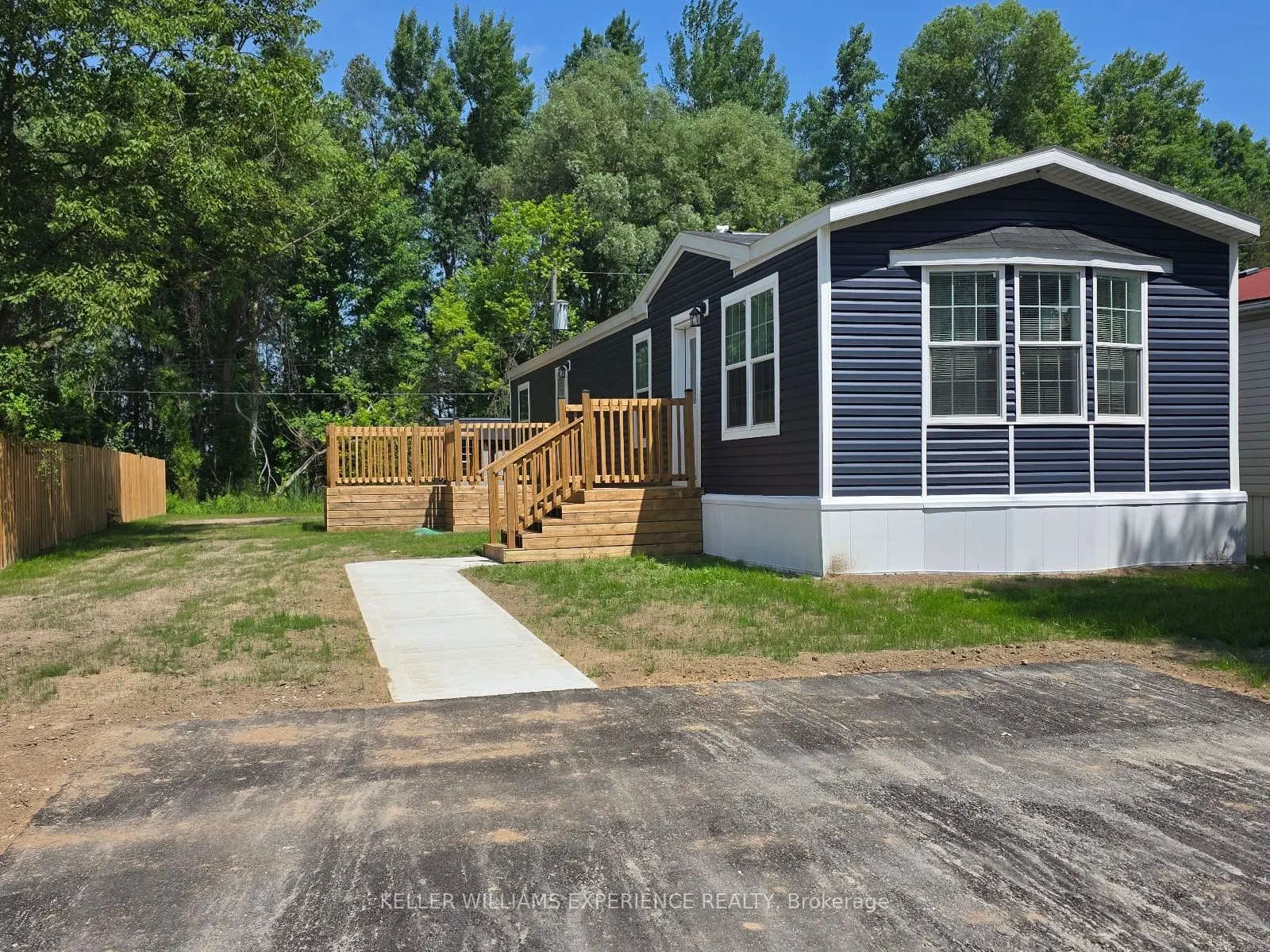 40 Shamrock Crescent