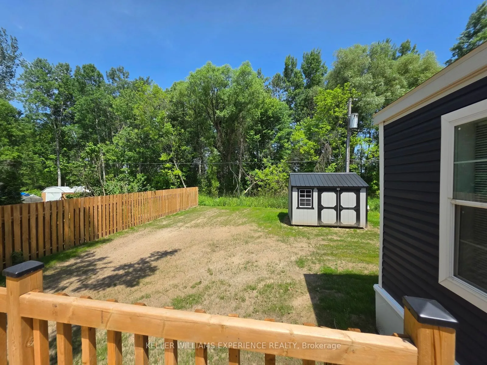40 Shamrock Crescent