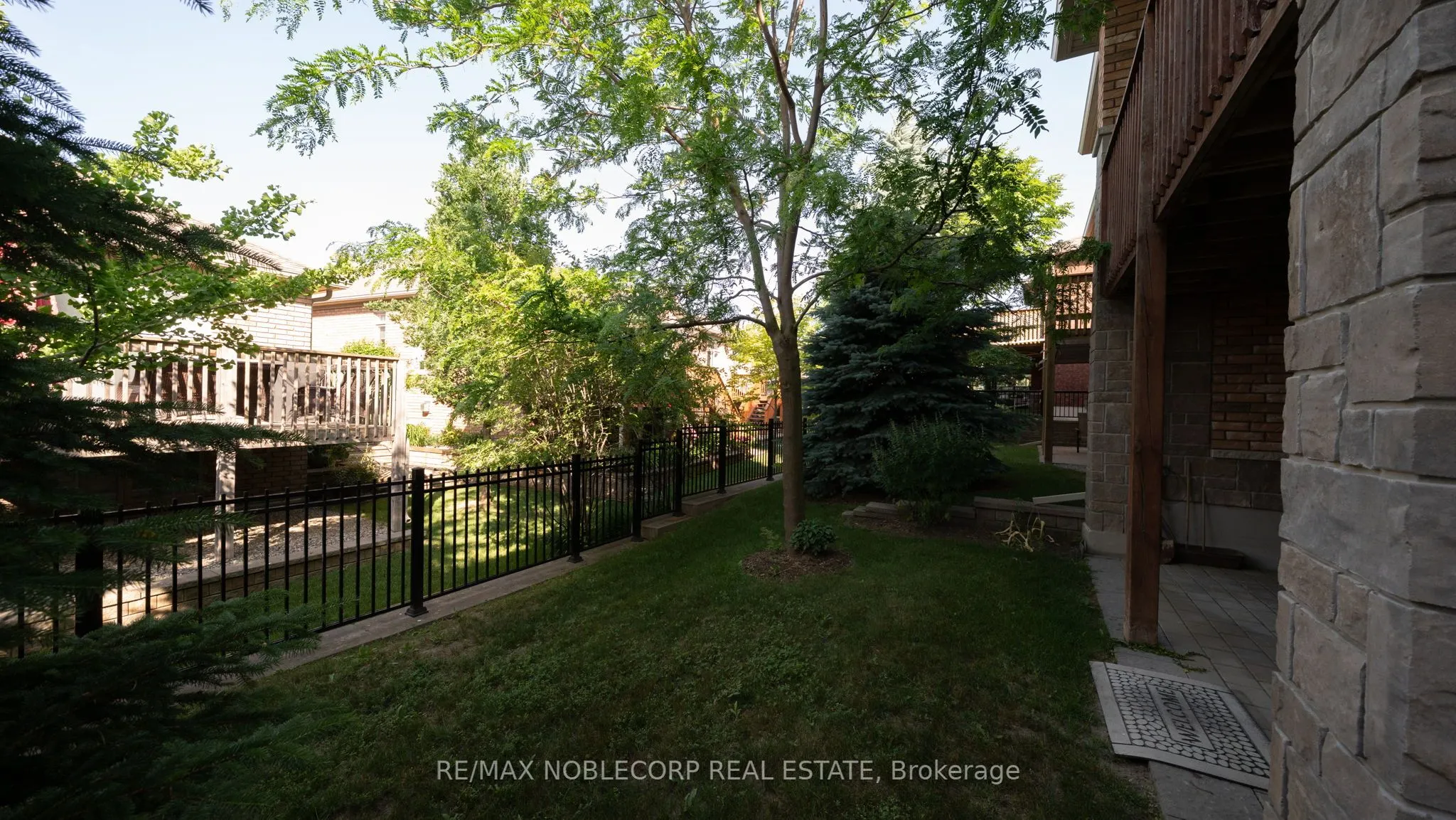 40 Hillcrest Drive, #128