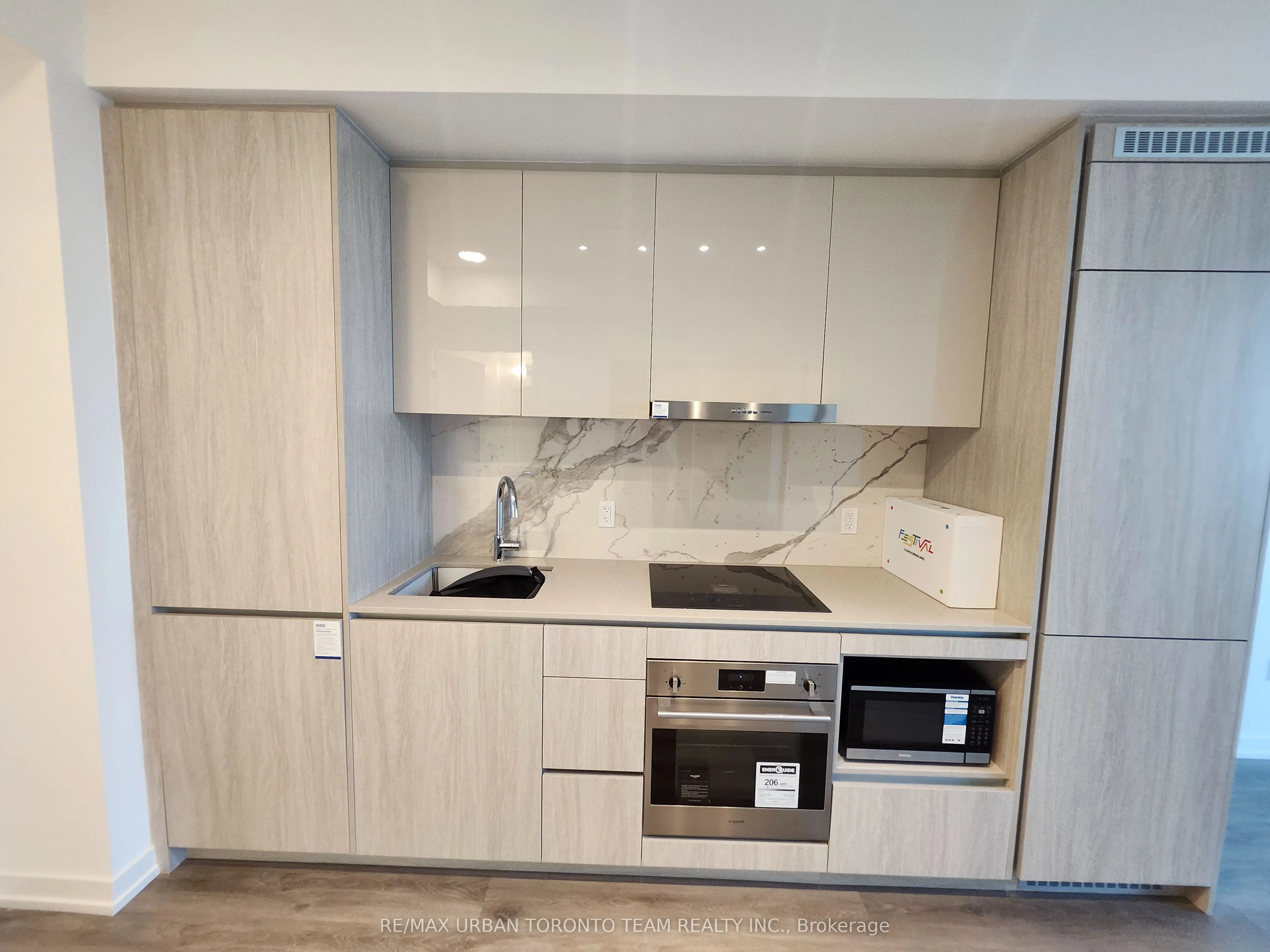 28 Interchange Way, #518