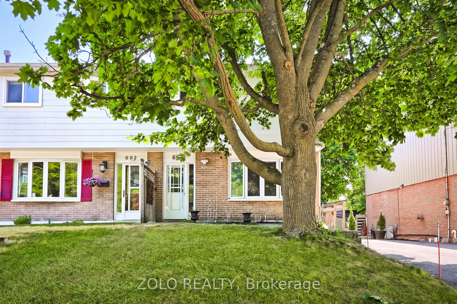 690 Elgin Street