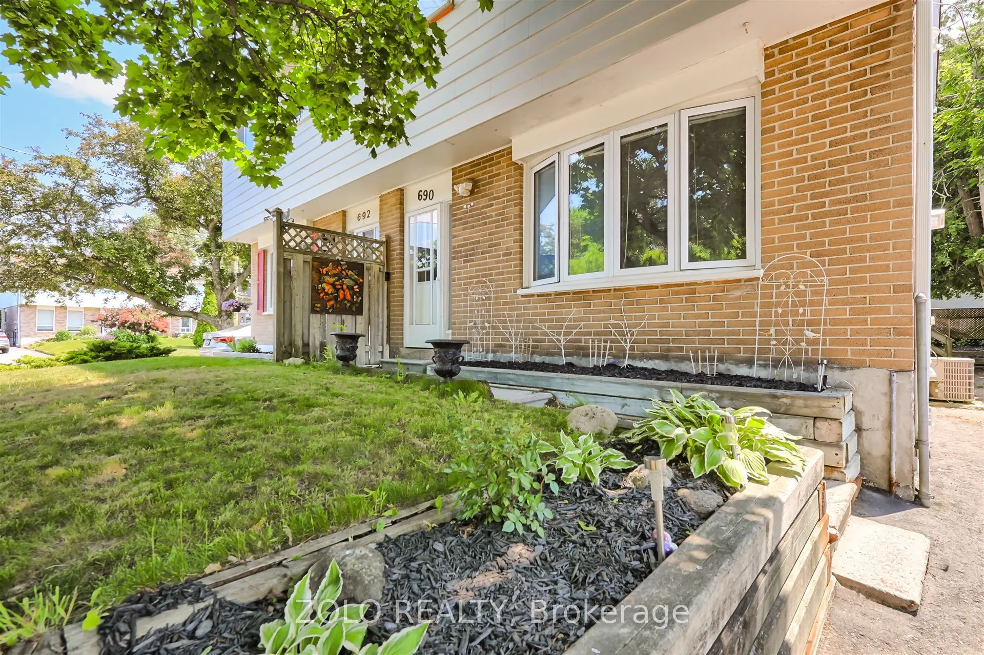 690 Elgin Street