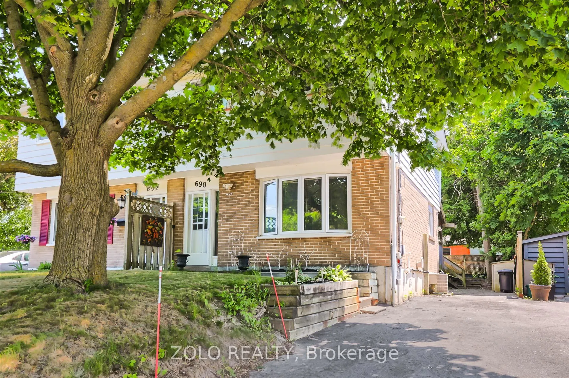 690 Elgin Street