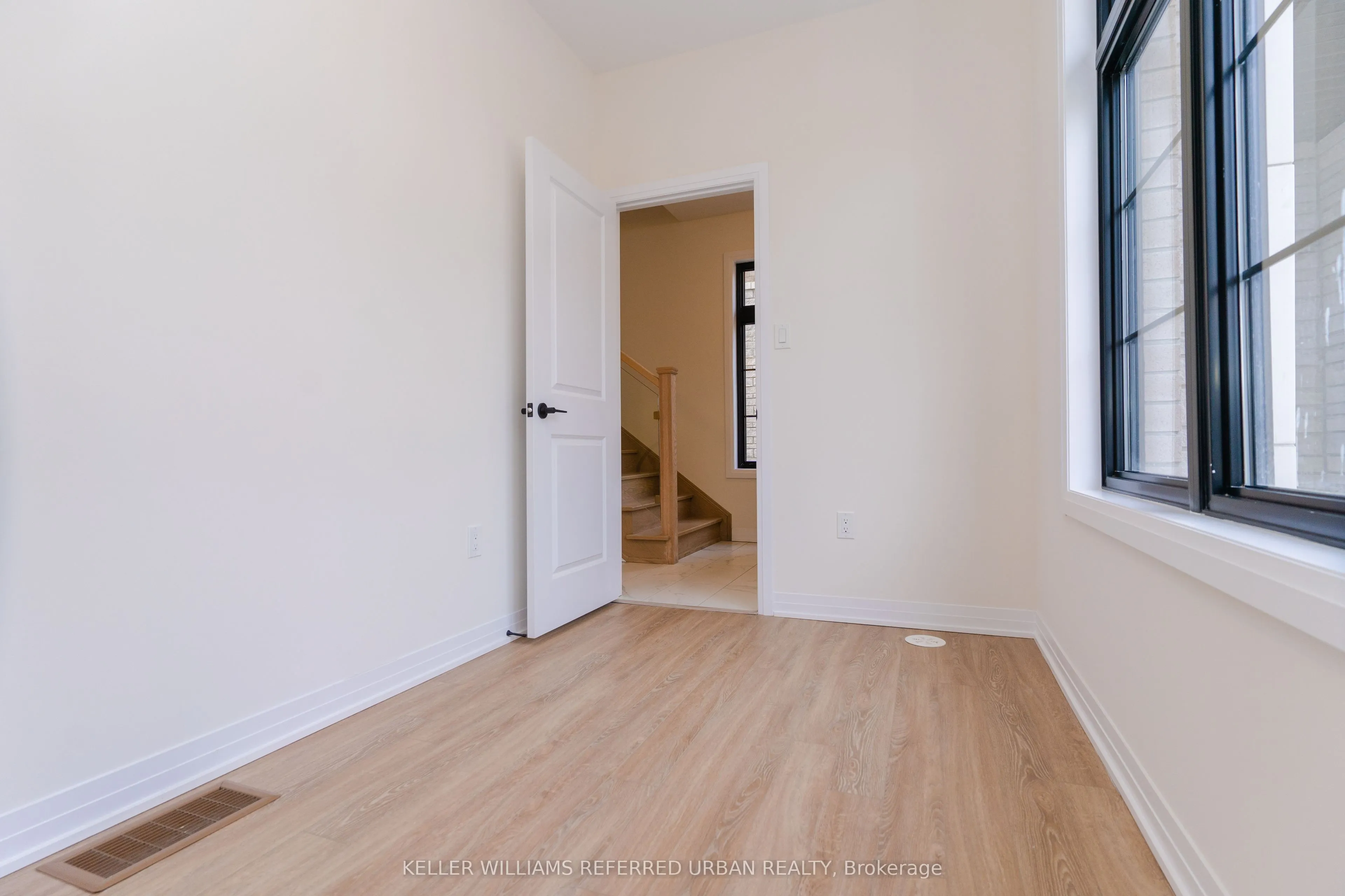 26 De La Roche Drive