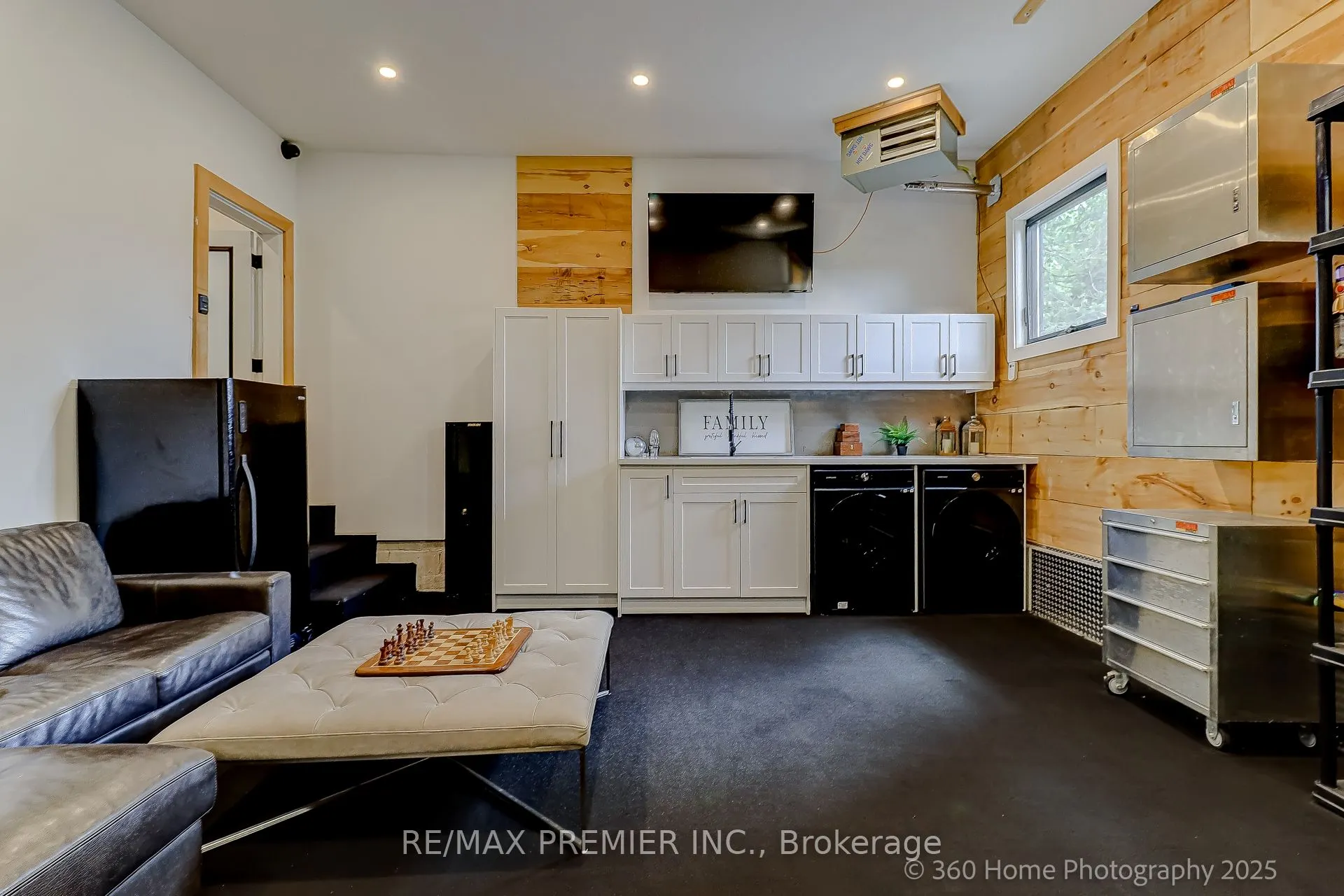 17 Chinook Drive