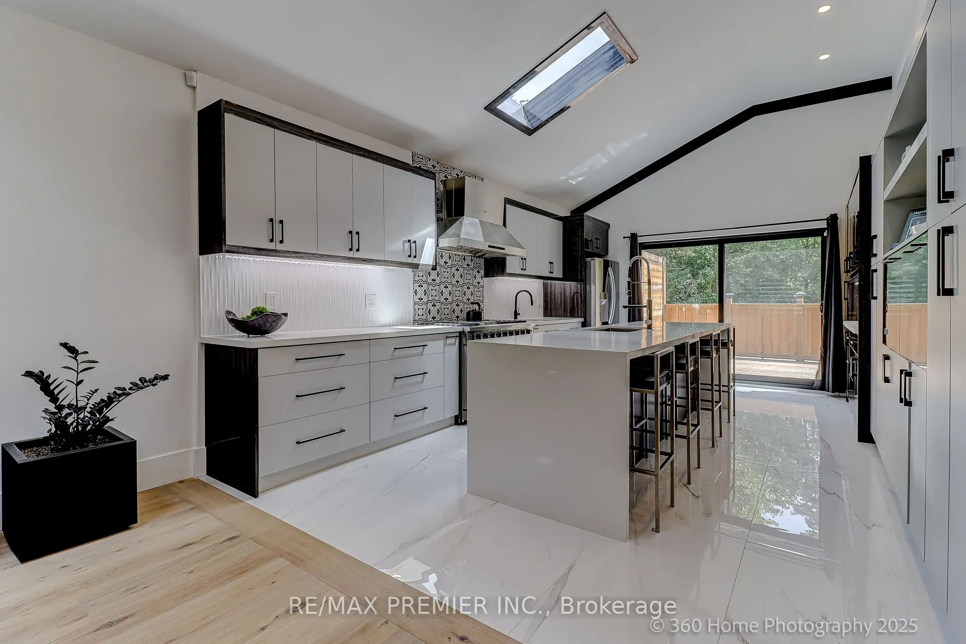 17 Chinook Drive