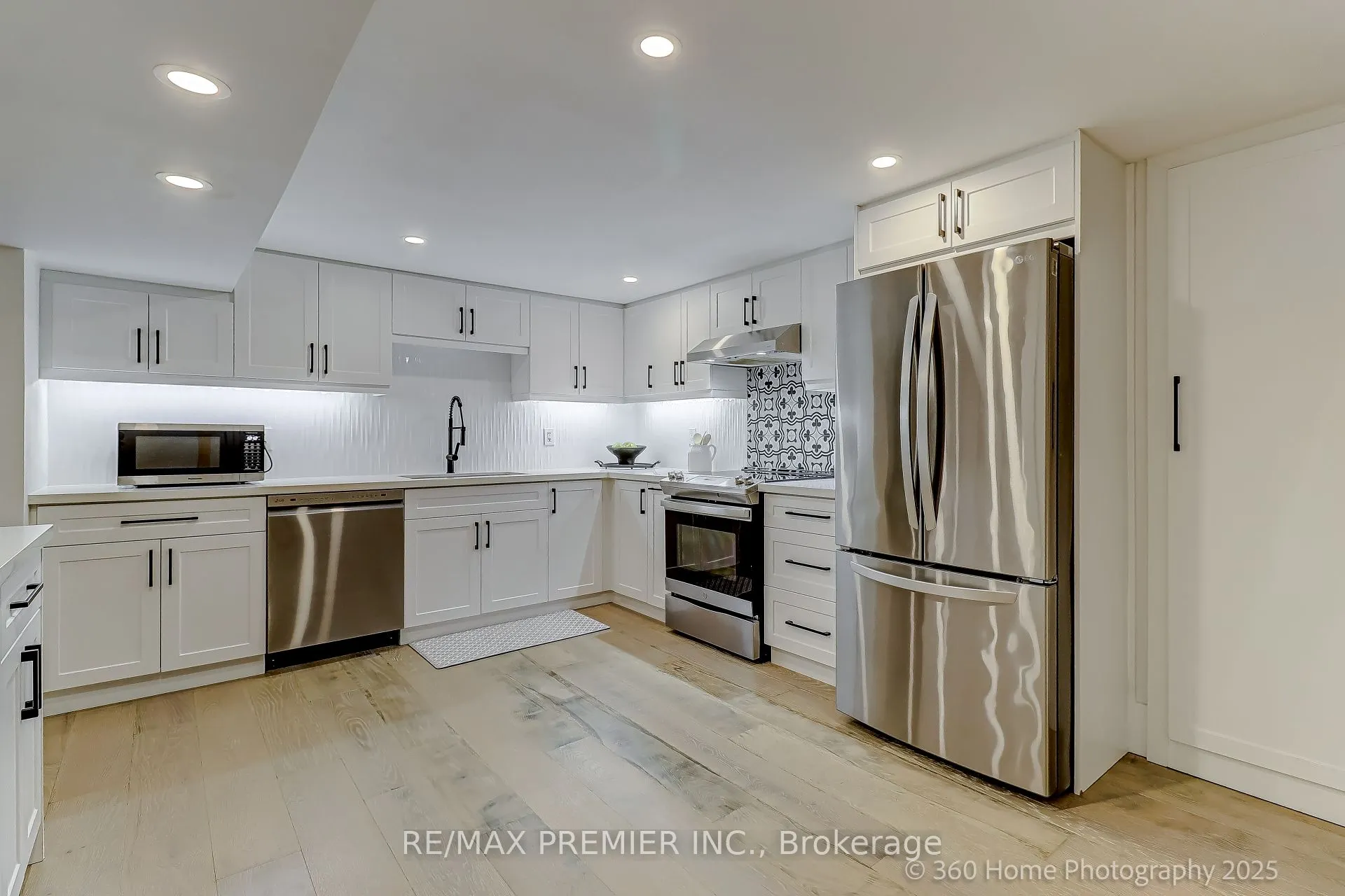 17 Chinook Drive