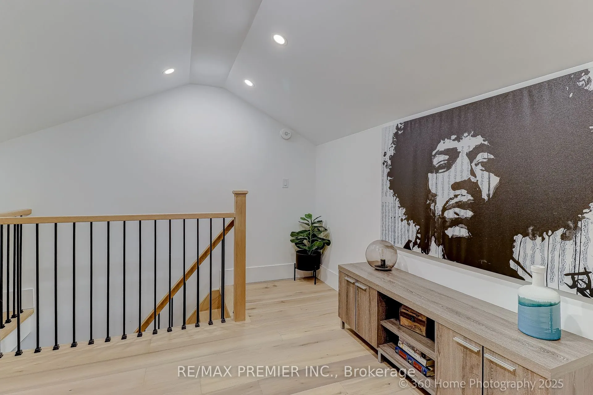 17 Chinook Drive