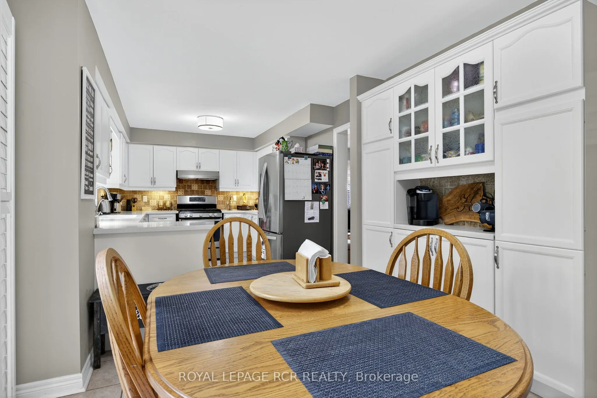 2 Dungey Crescent