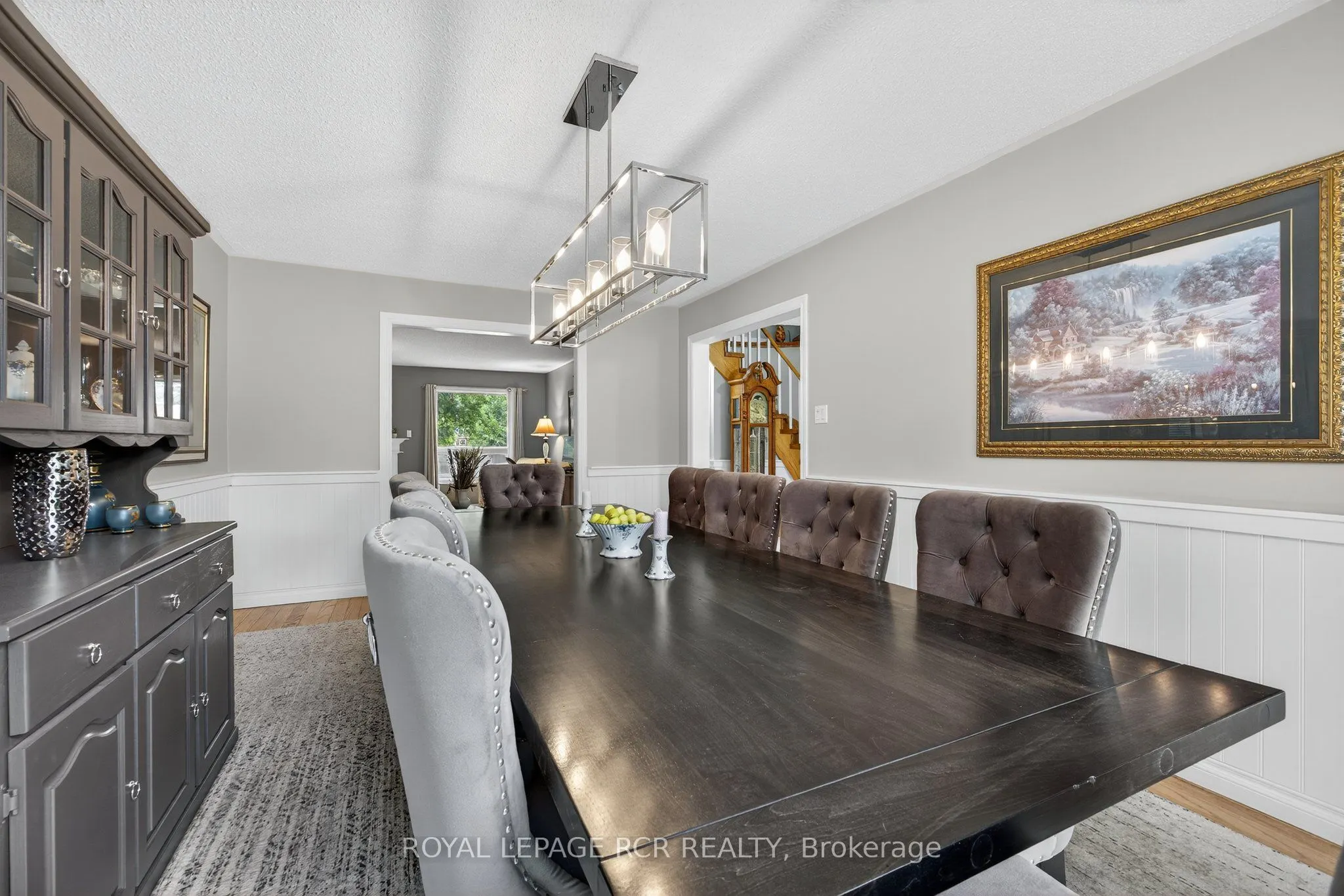 2 Dungey Crescent