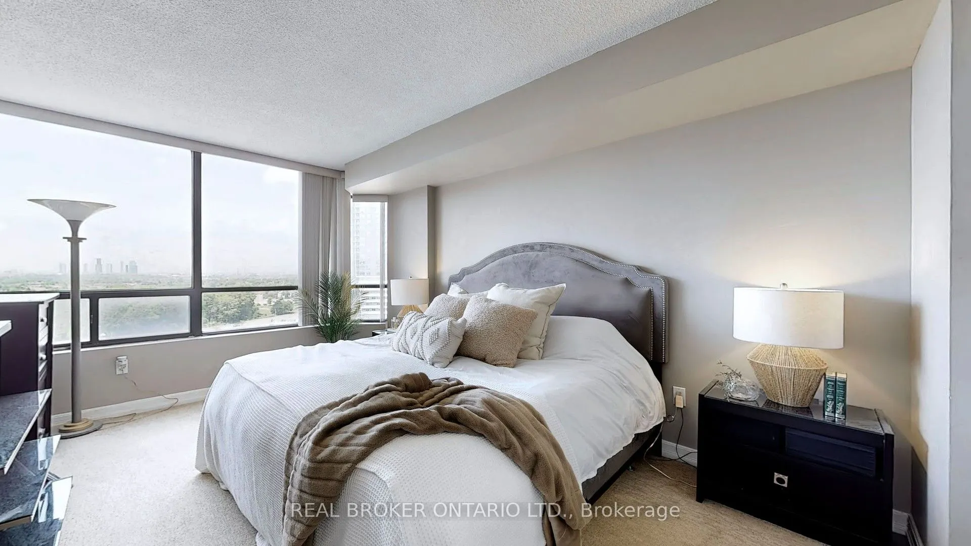 7440 Bathurst Street #1402