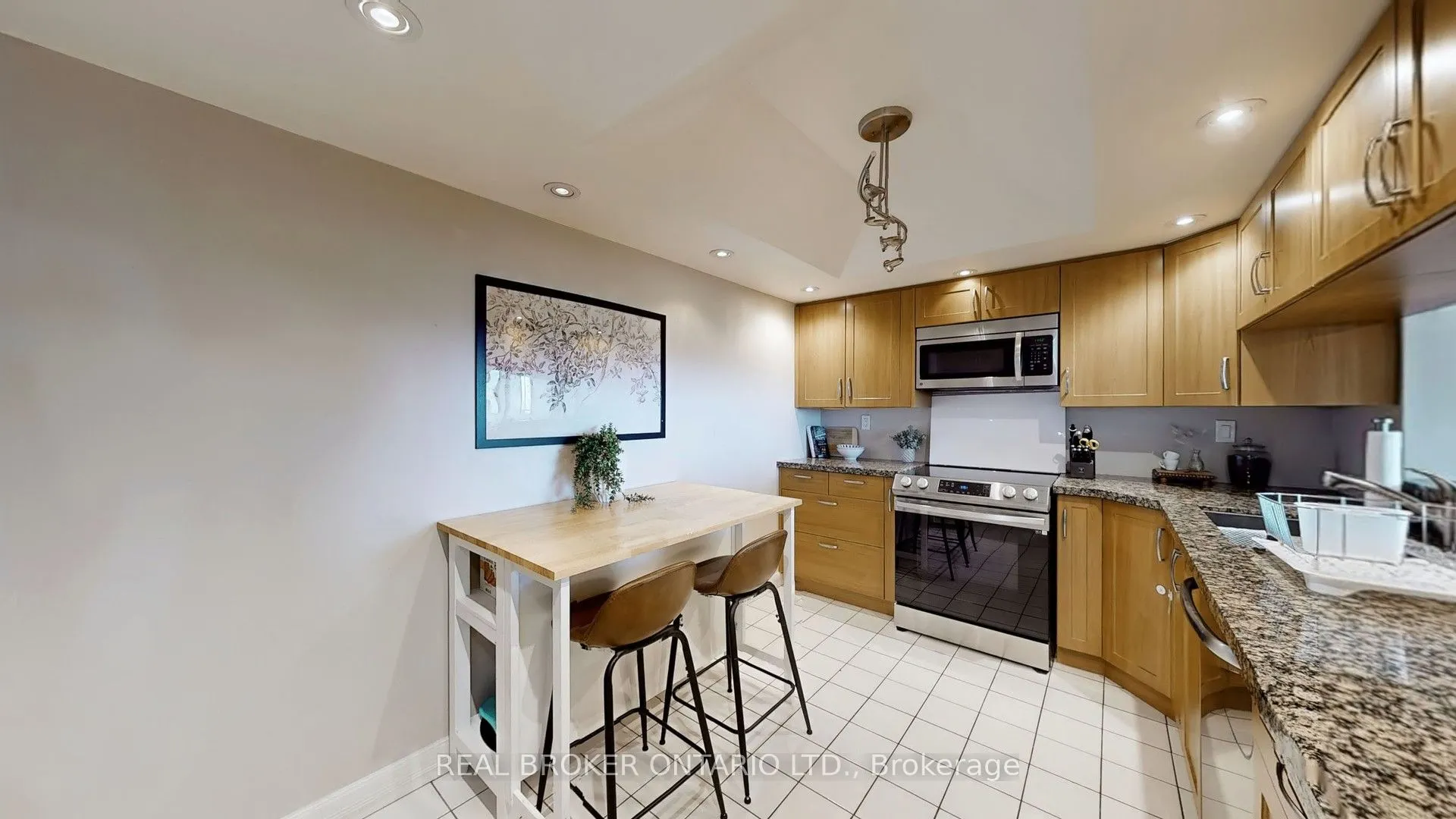 7440 Bathurst Street #1402