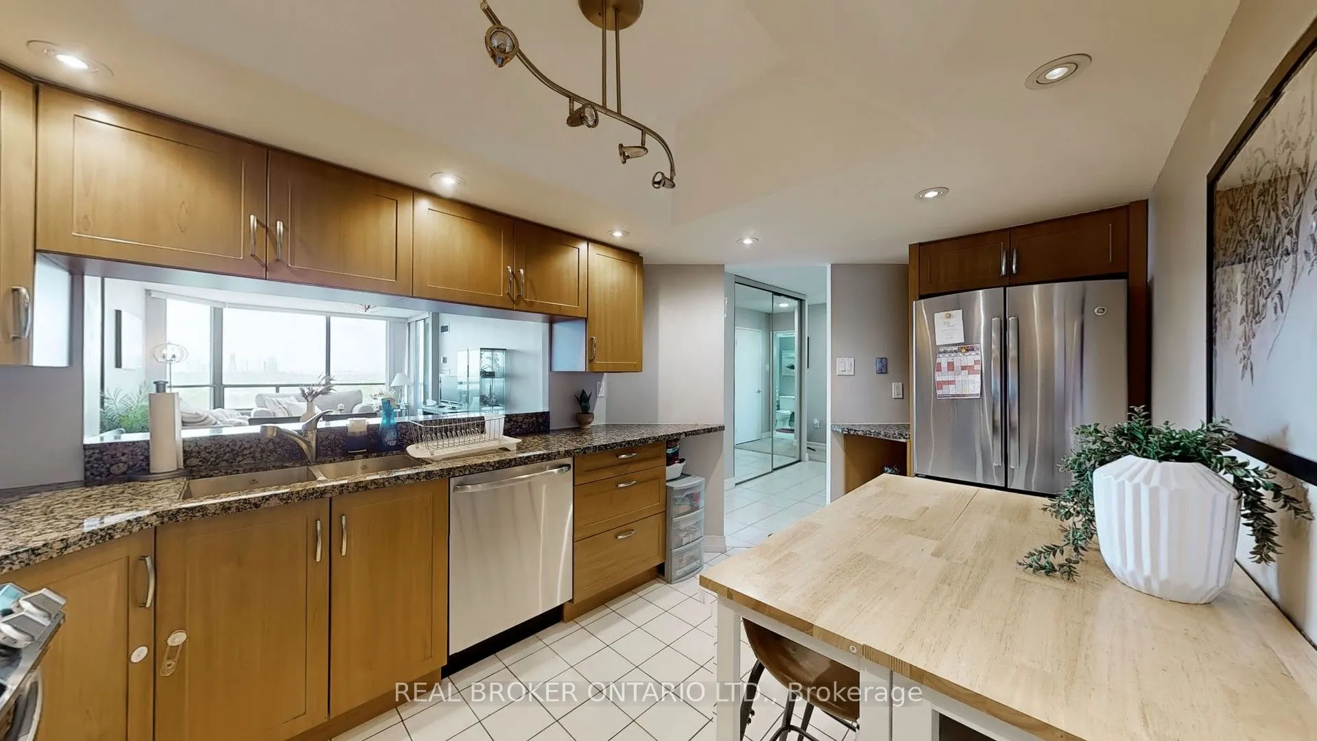 7440 Bathurst Street #1402