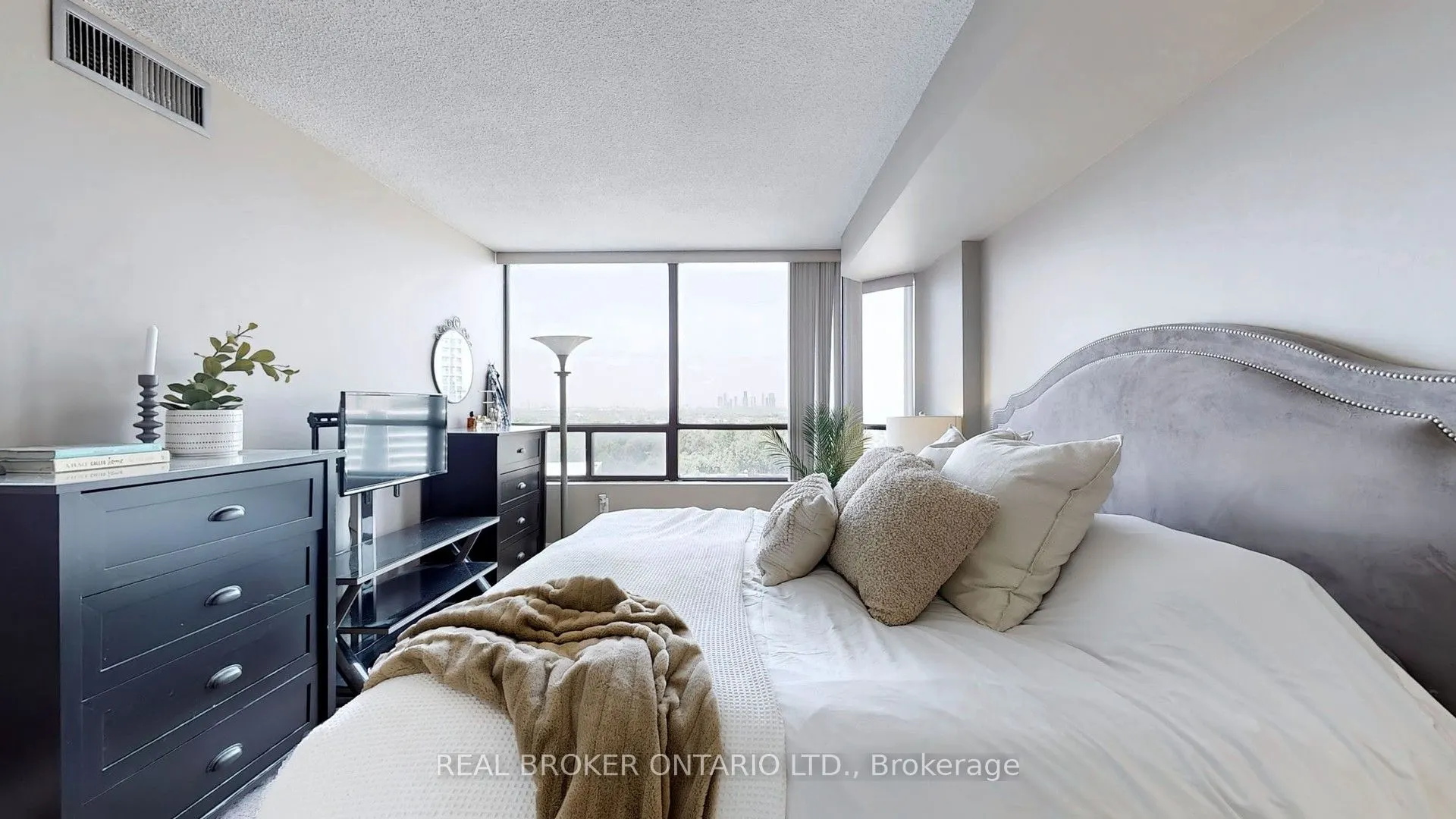 7440 Bathurst Street #1402