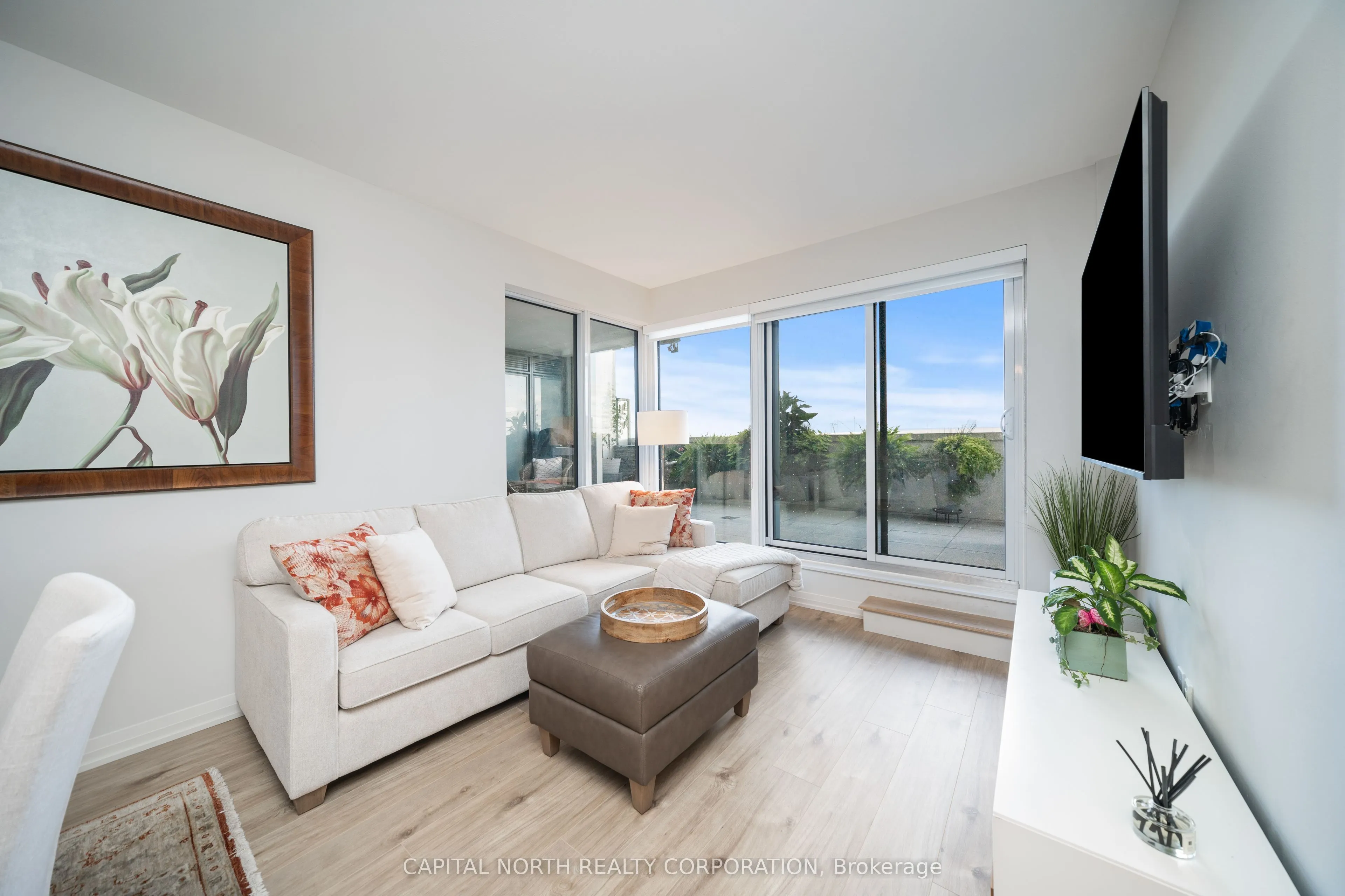 9000 Jane Street, #231