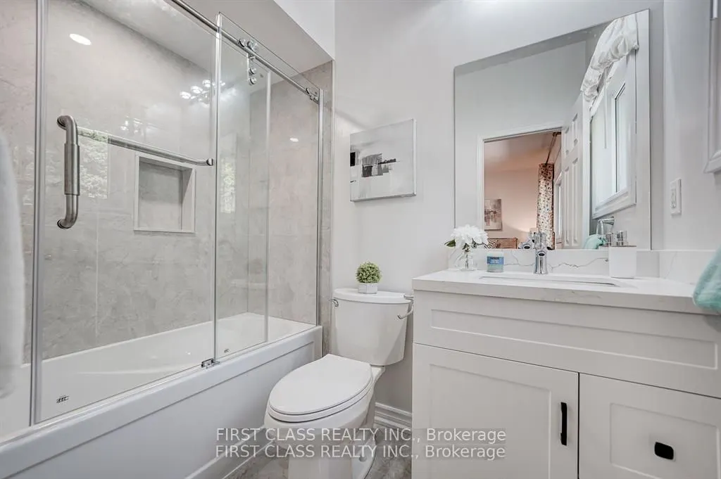 1905 Webster Boulevard