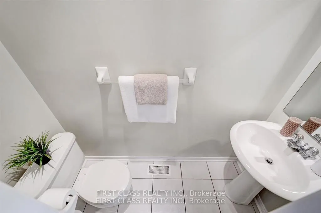 1905 Webster Boulevard