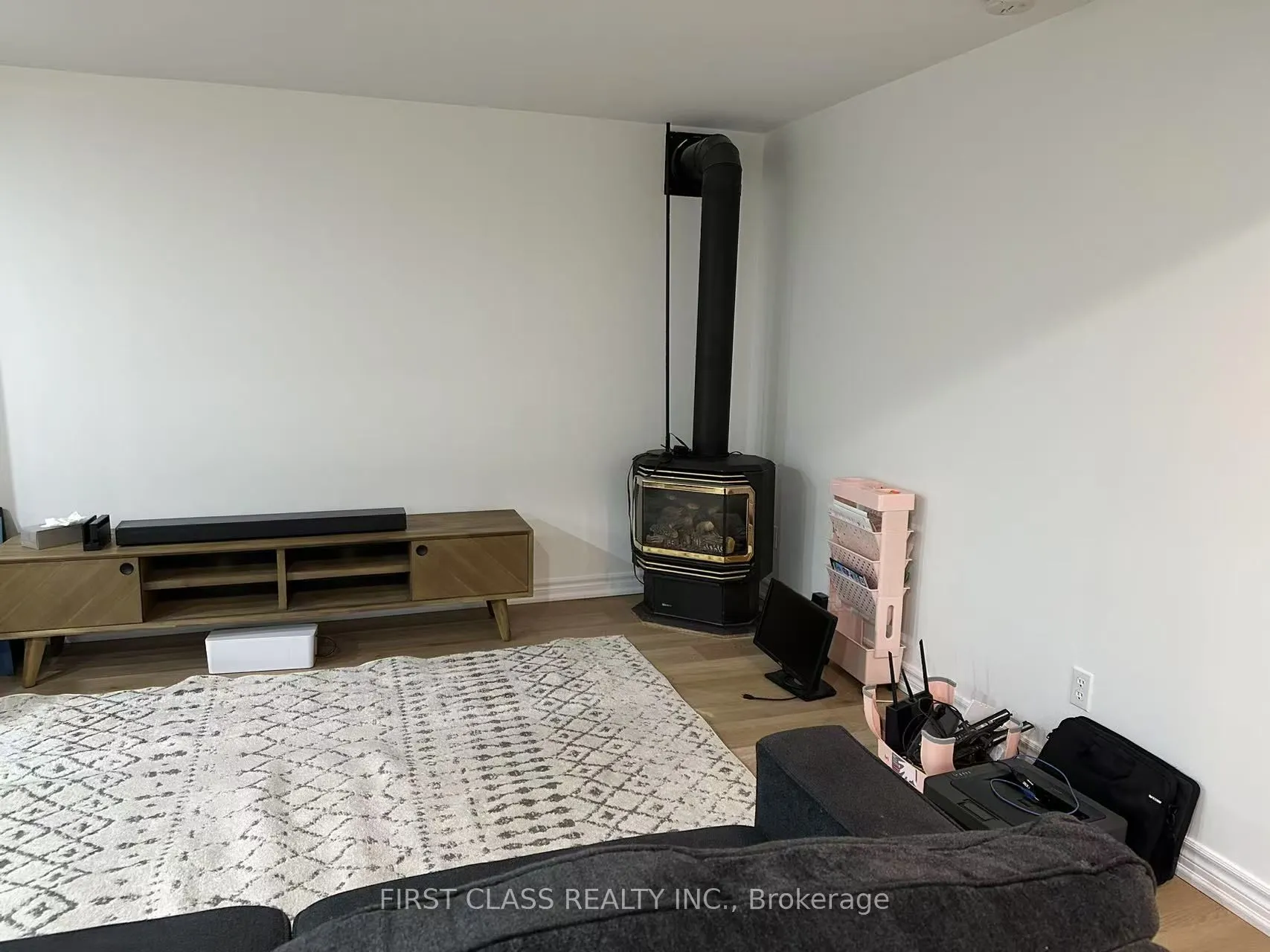 1905 Webster Boulevard