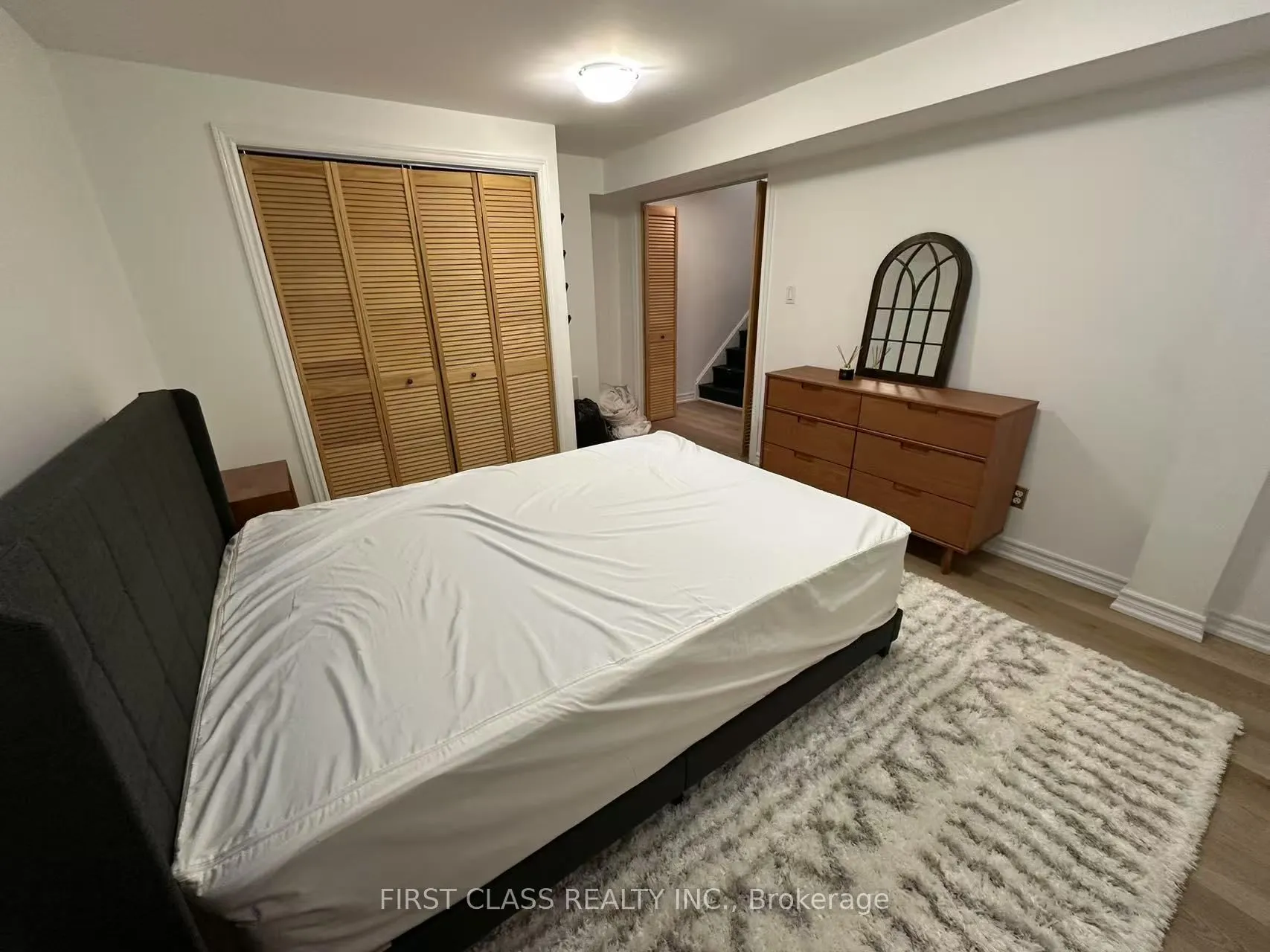 1905 Webster Boulevard