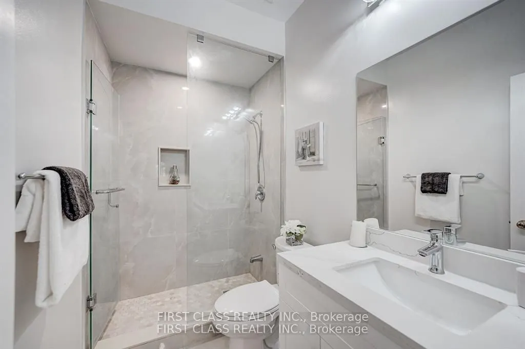 1905 Webster Boulevard