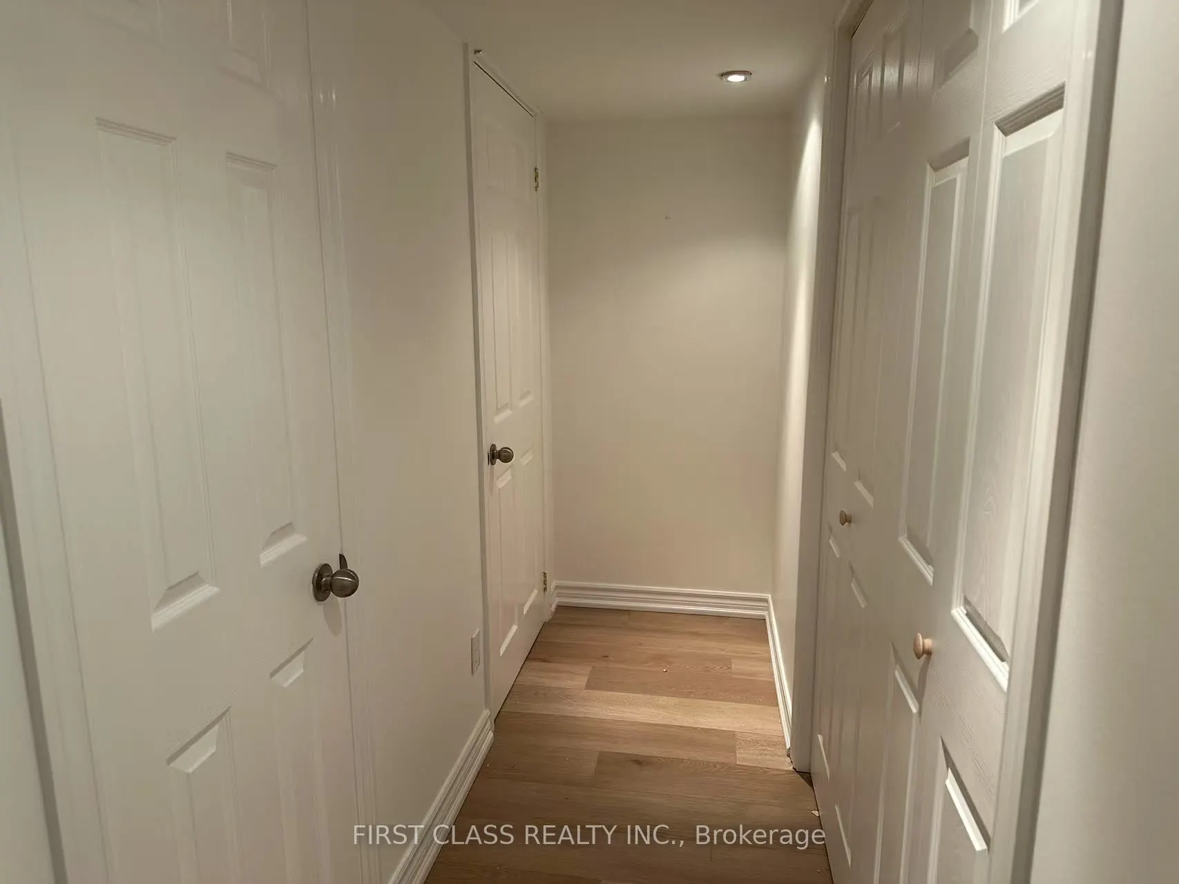 1905 Webster Boulevard