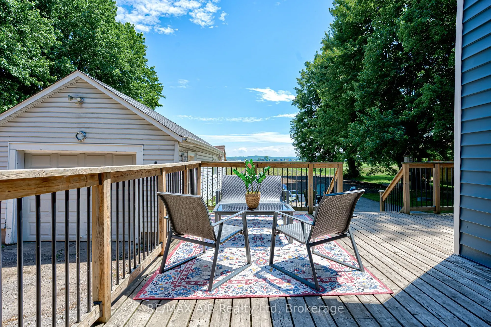 889 Canal Road