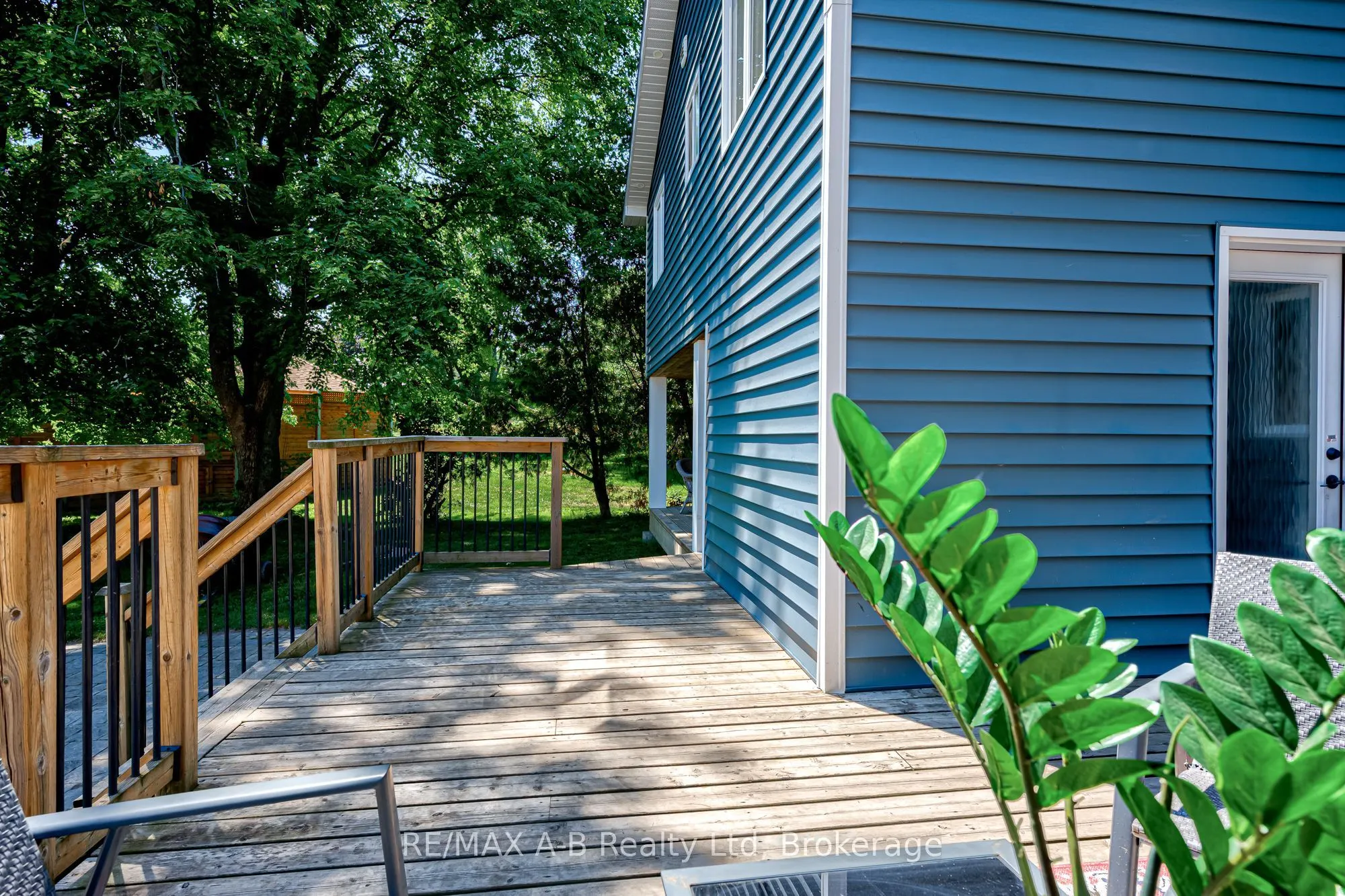 889 Canal Road