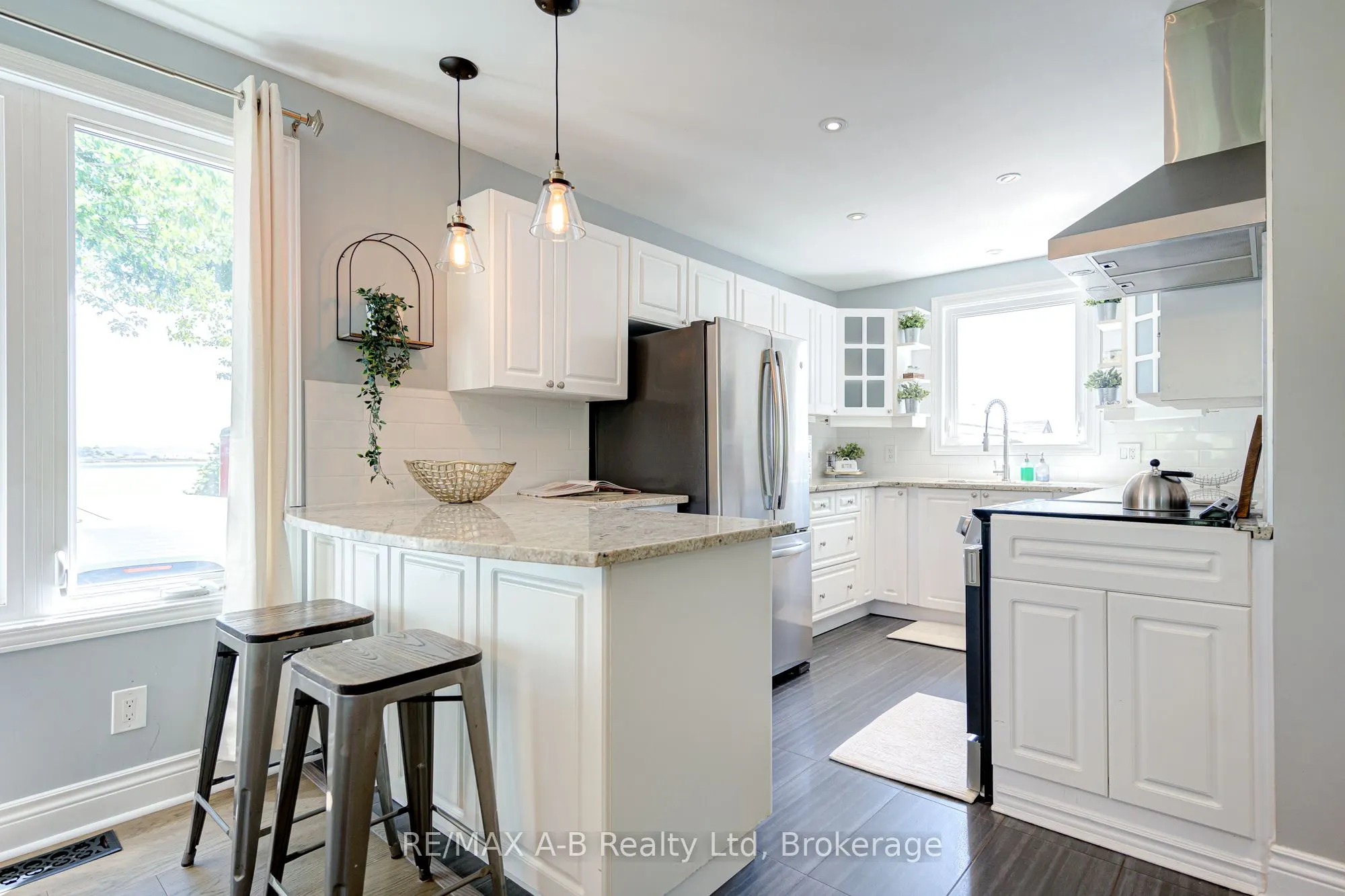 889 Canal Road
