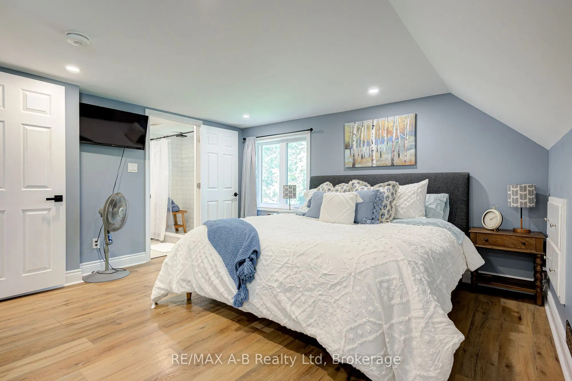 889 Canal Road
