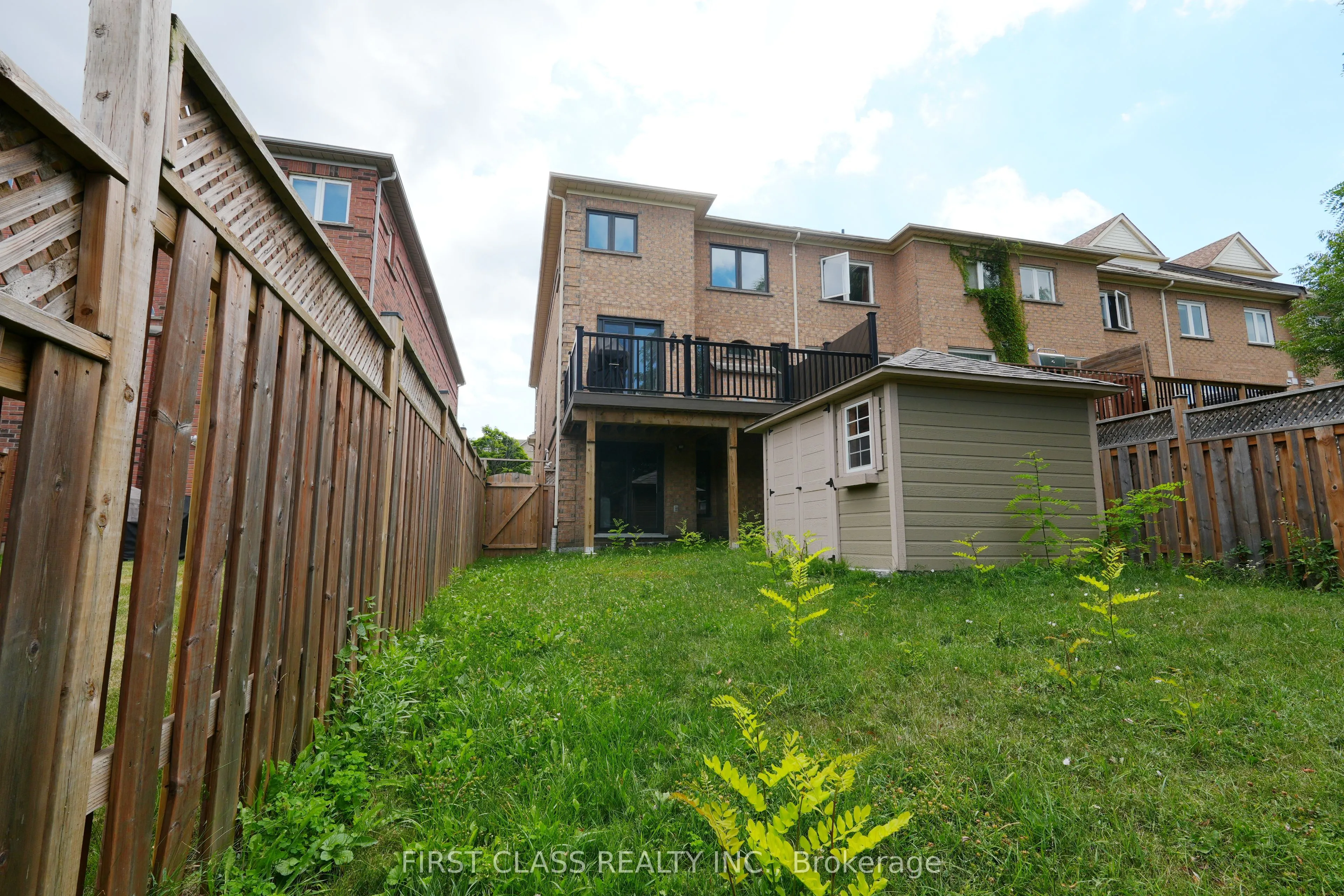 78 Peninsula Crescent