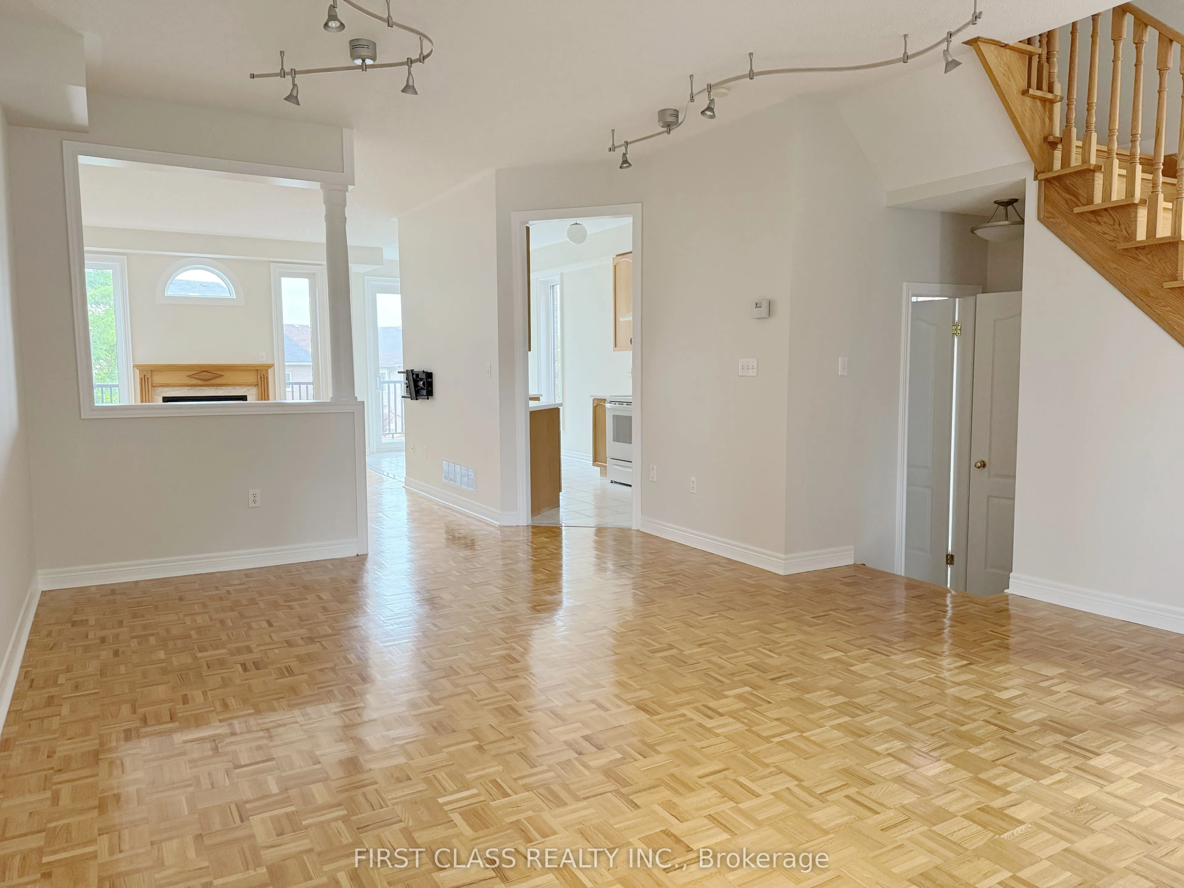 78 Peninsula Crescent