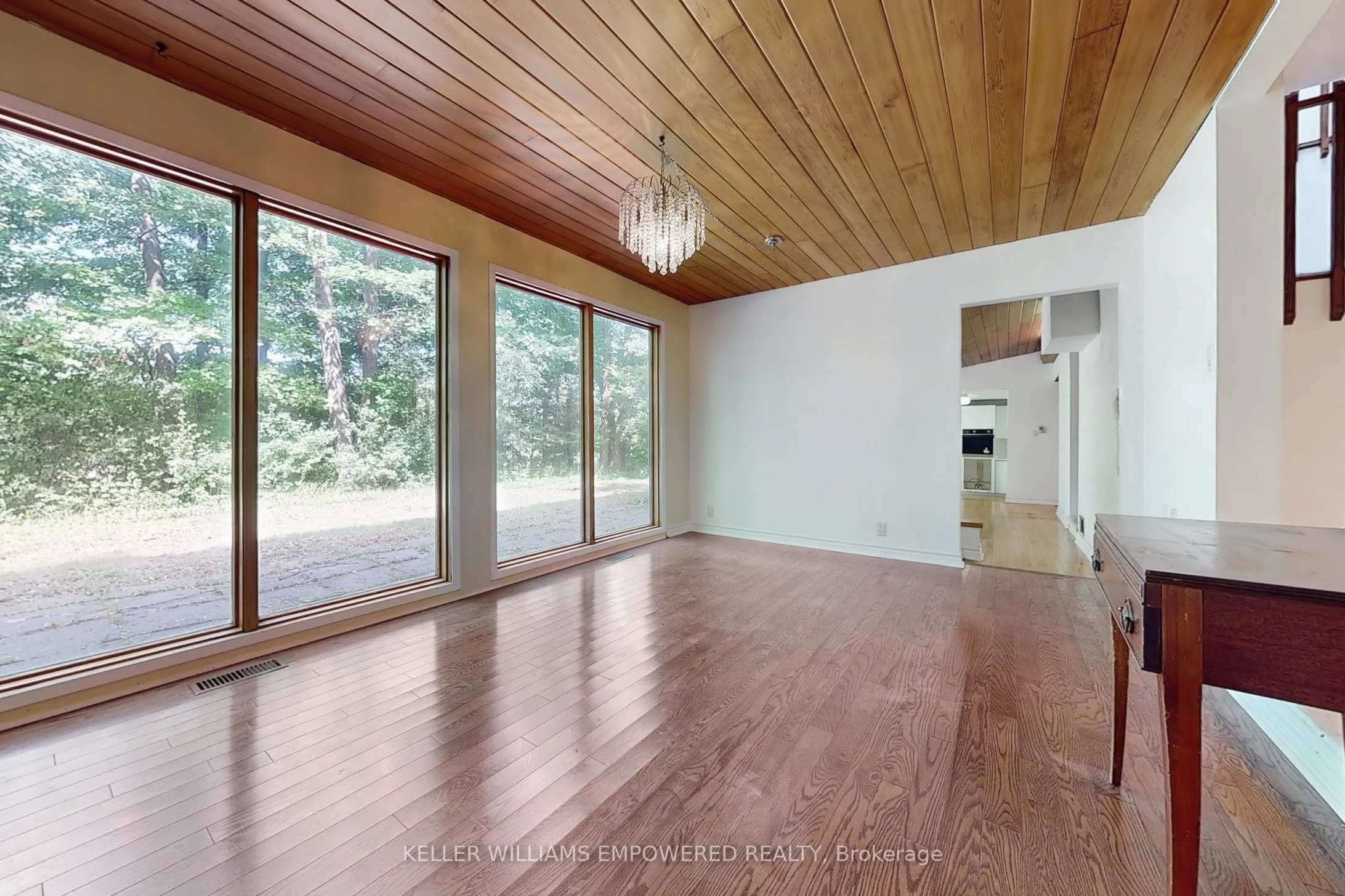 16 Bayview Park Lane