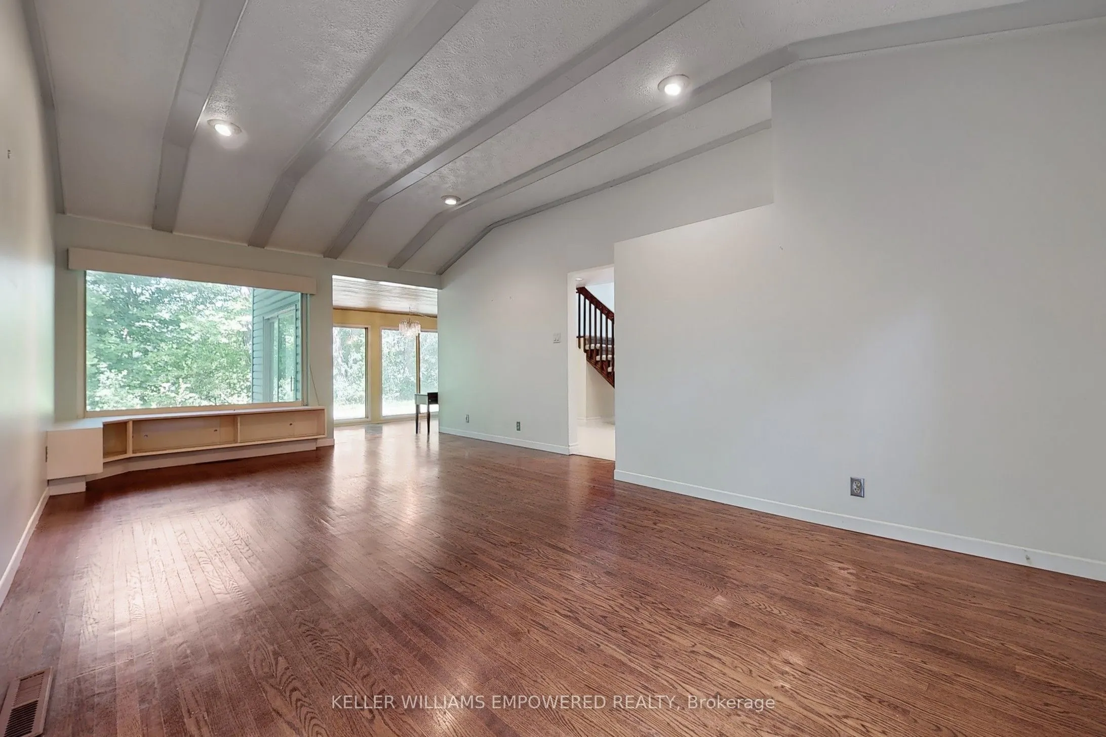 16 Bayview Park Lane