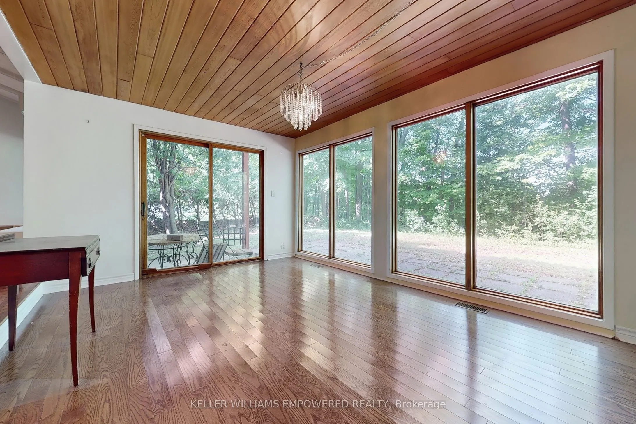 16 Bayview Park Lane