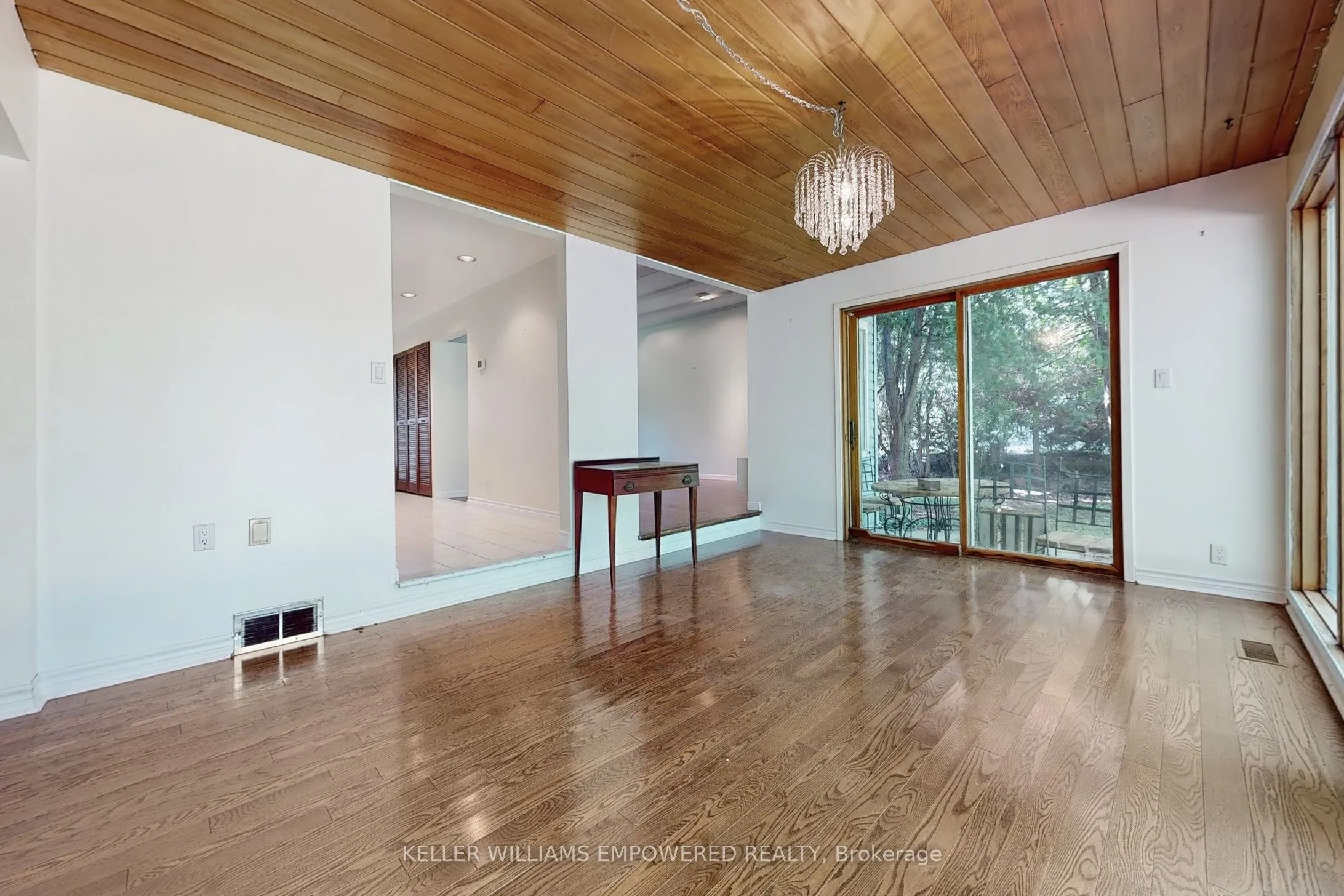 16 Bayview Park Lane