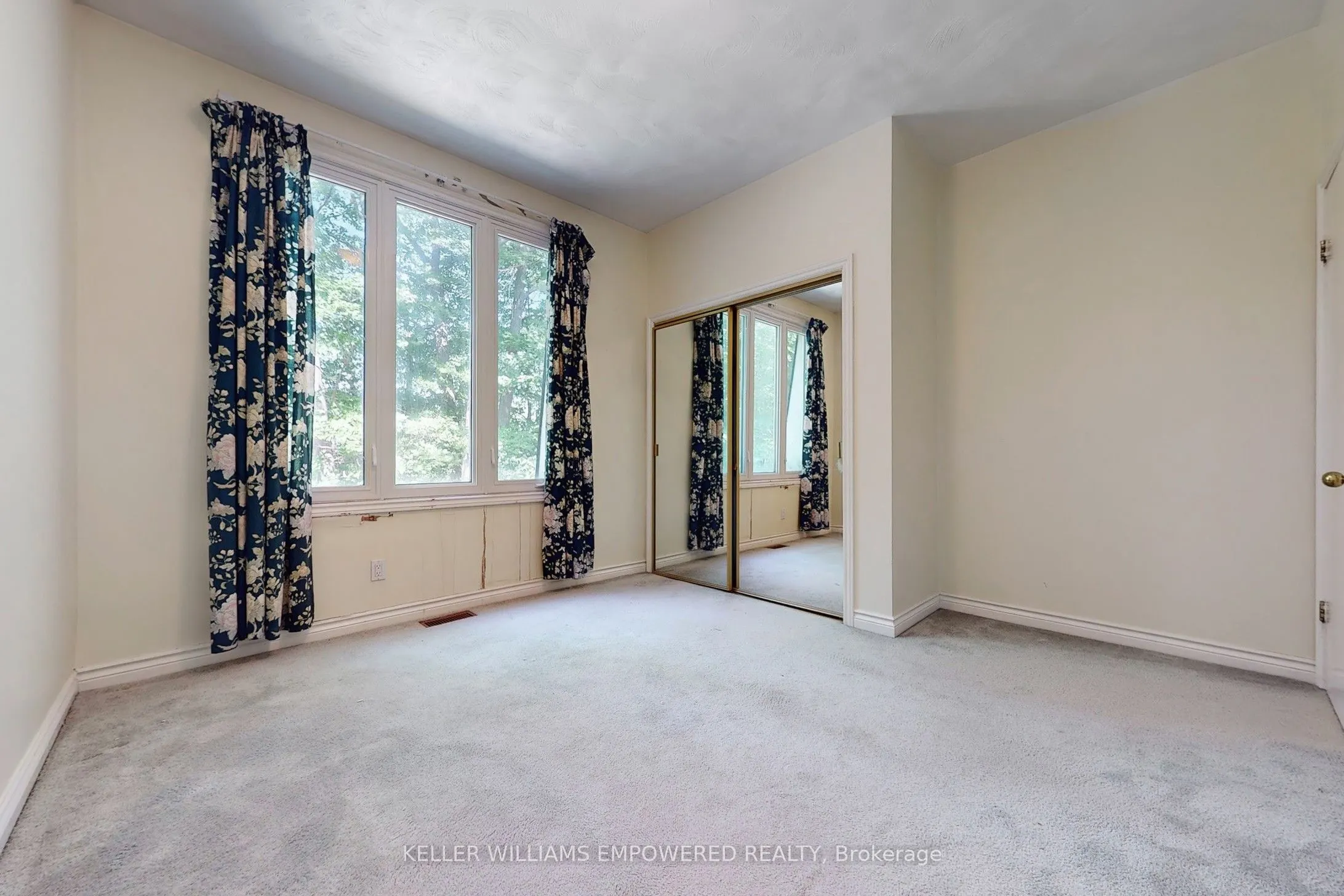 16 Bayview Park Lane