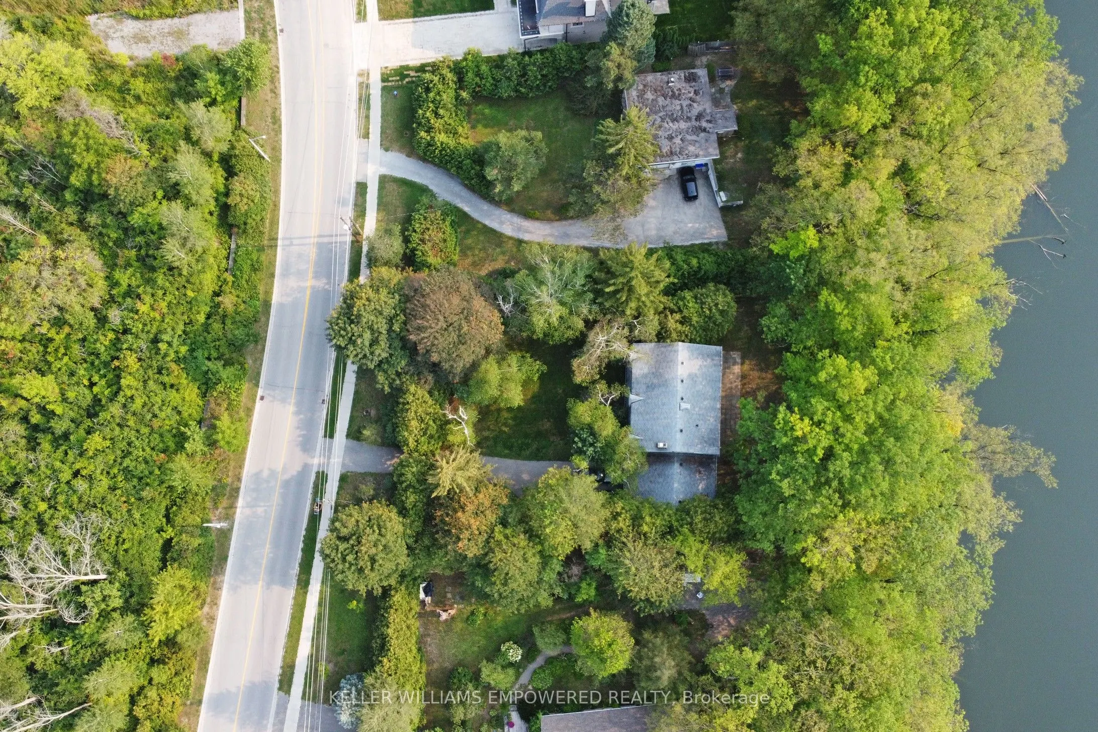 16 Bayview Park Lane