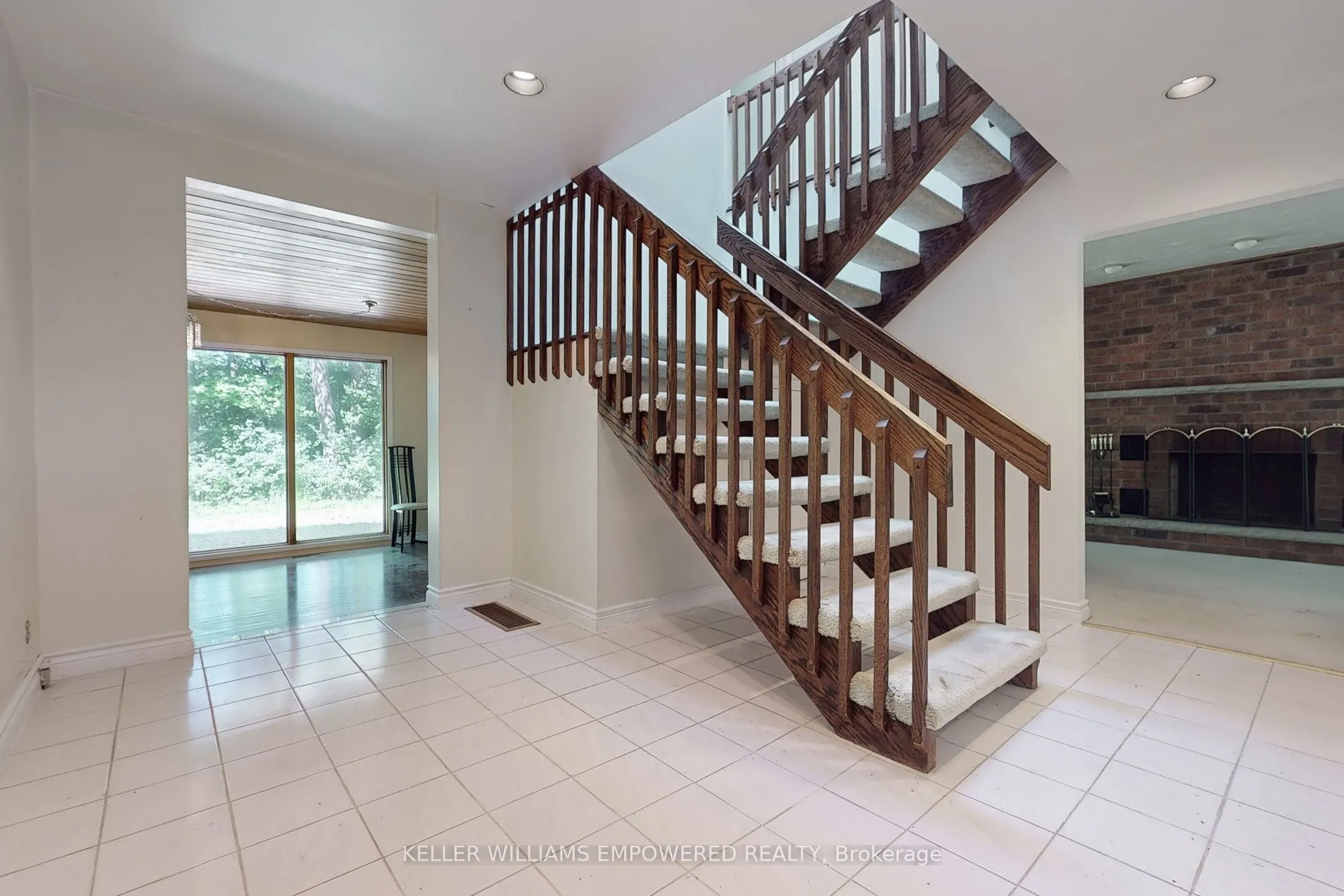 16 Bayview Park Lane