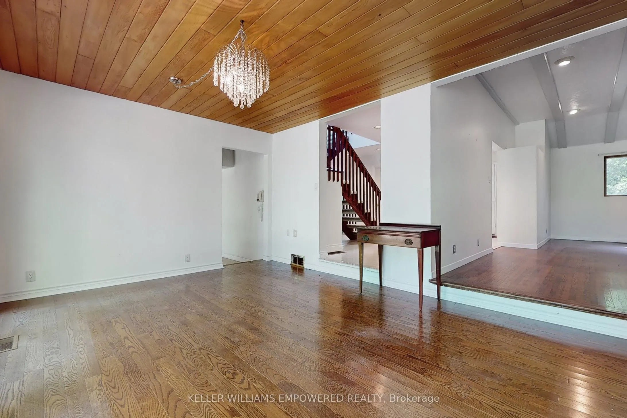 16 Bayview Park Lane