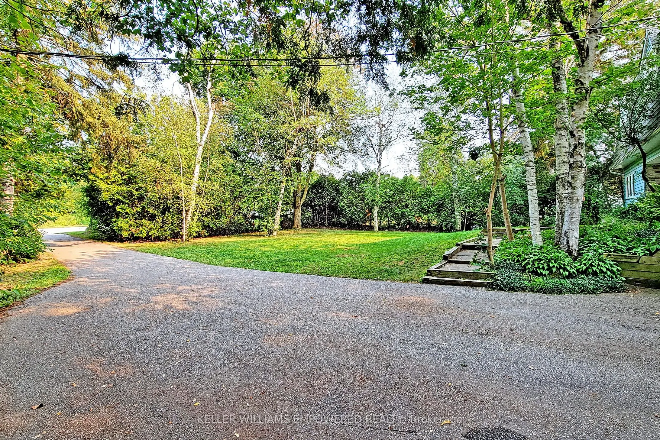 16 Bayview Park Lane