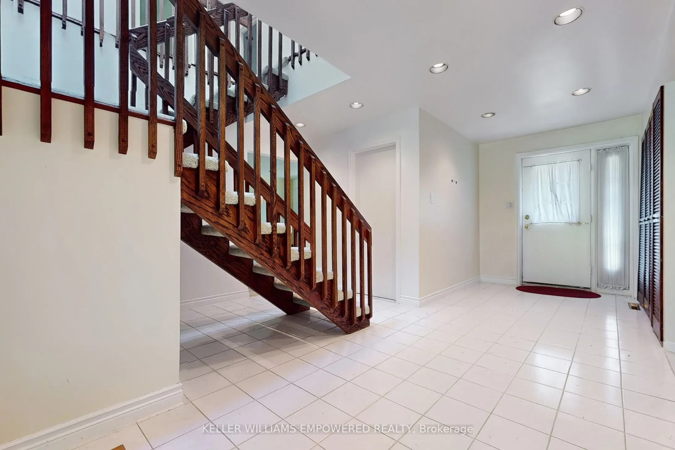 16 Bayview Park Lane