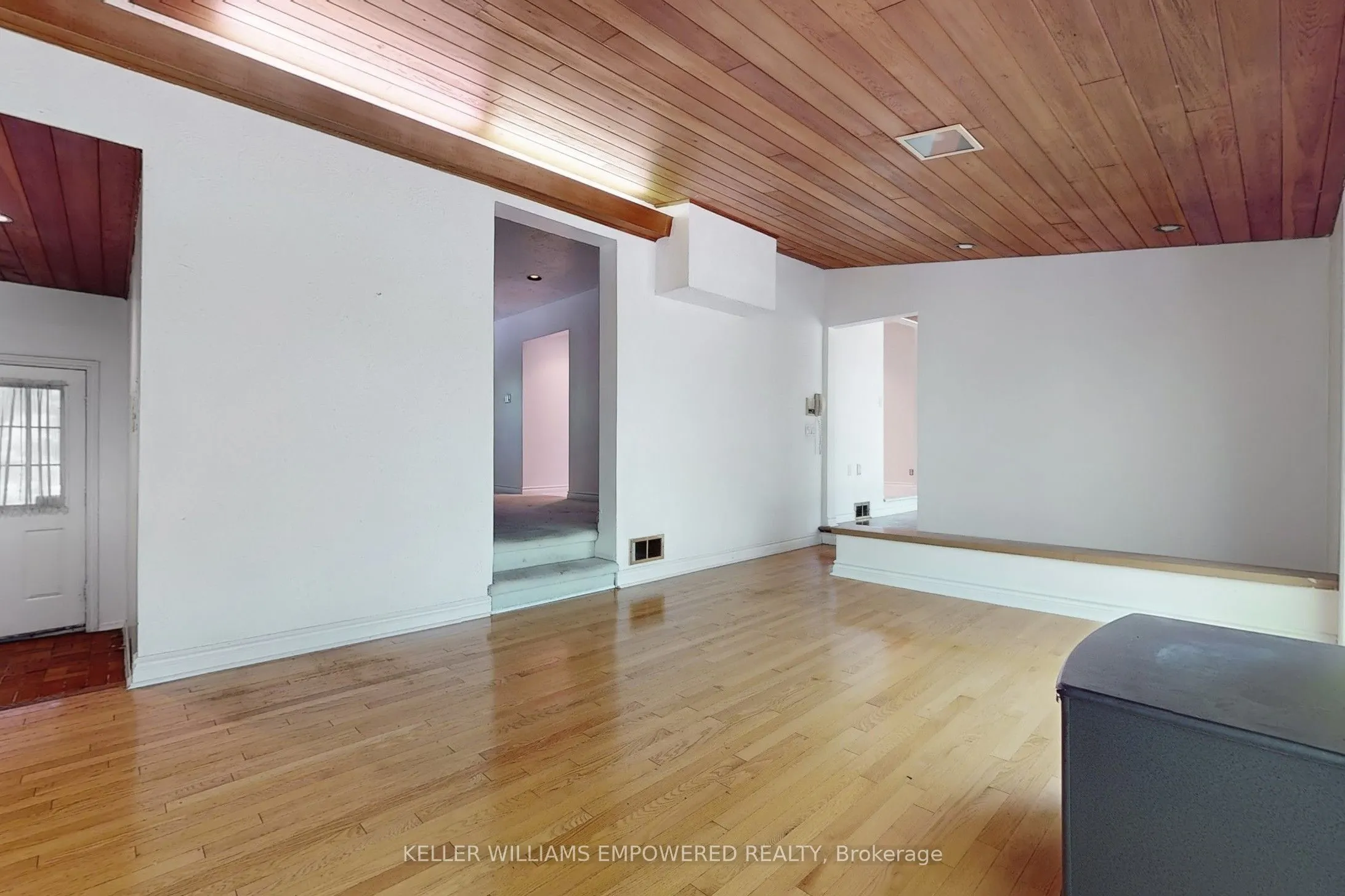 16 Bayview Park Lane