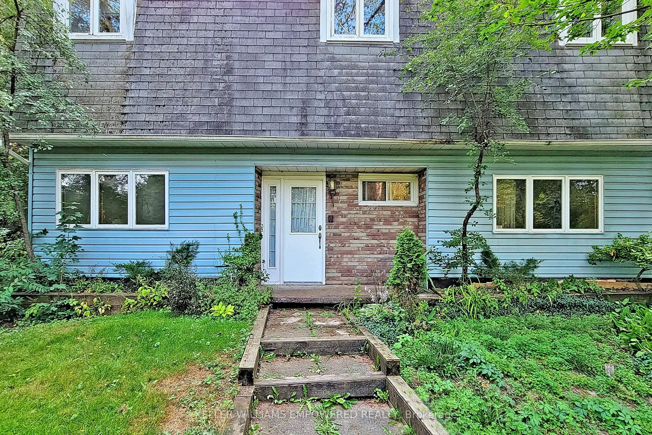 16 Bayview Park Lane