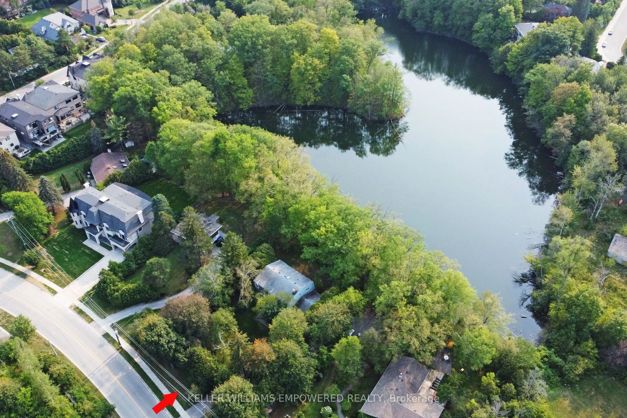 16 Bayview Park Lane