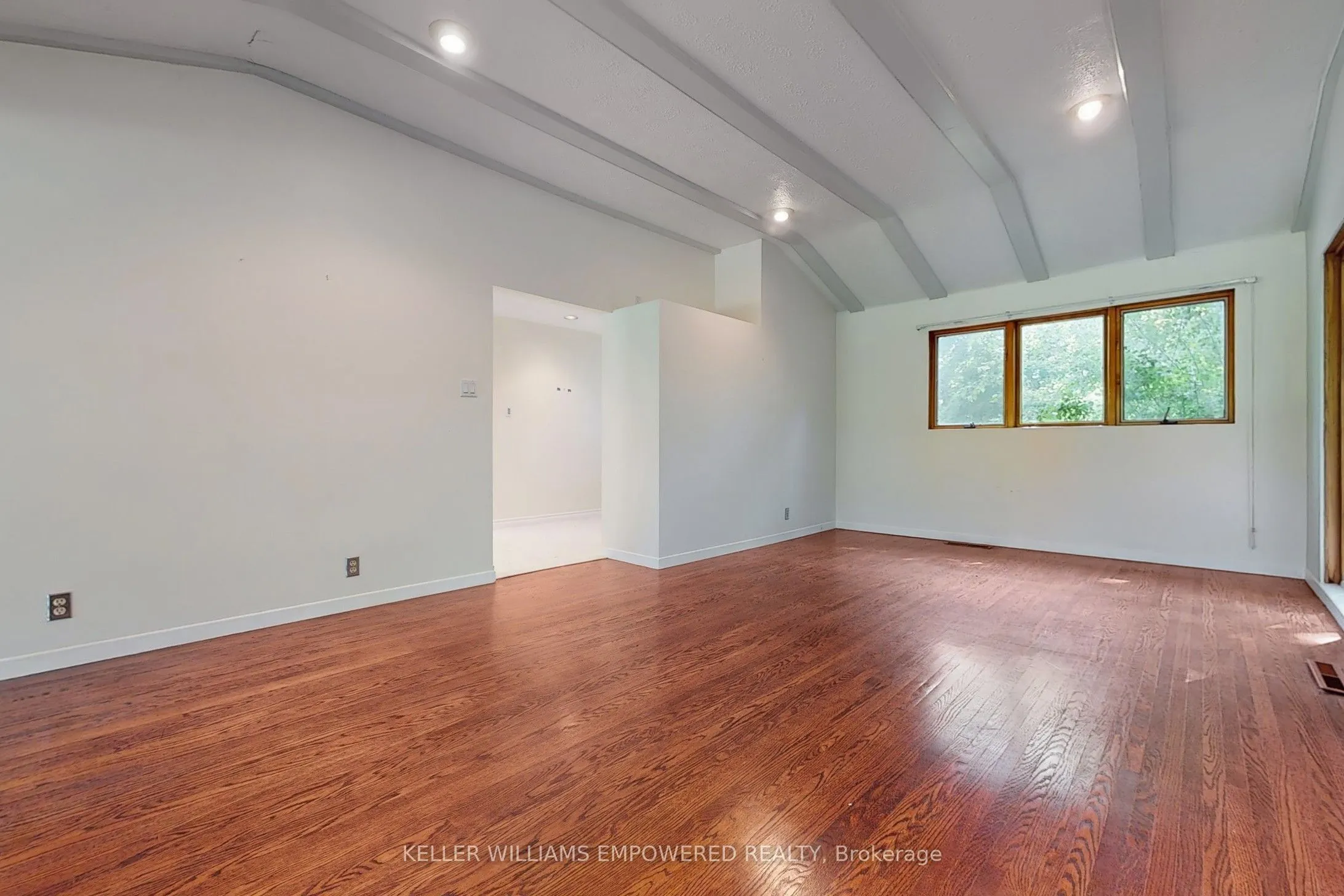 16 Bayview Park Lane