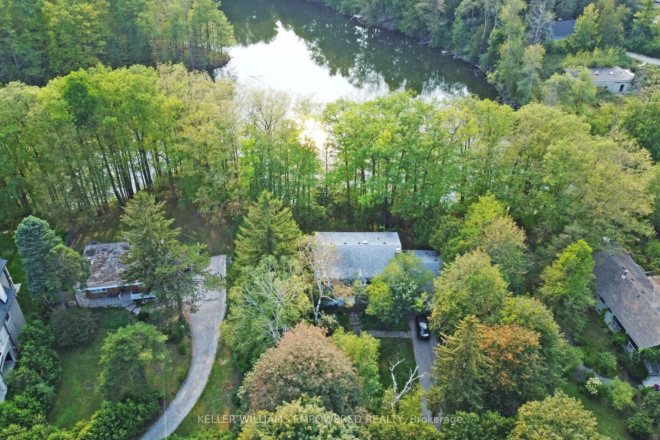 16 Bayview Park Lane