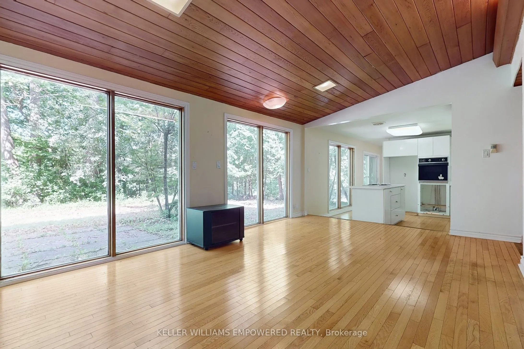 16 Bayview Park Lane